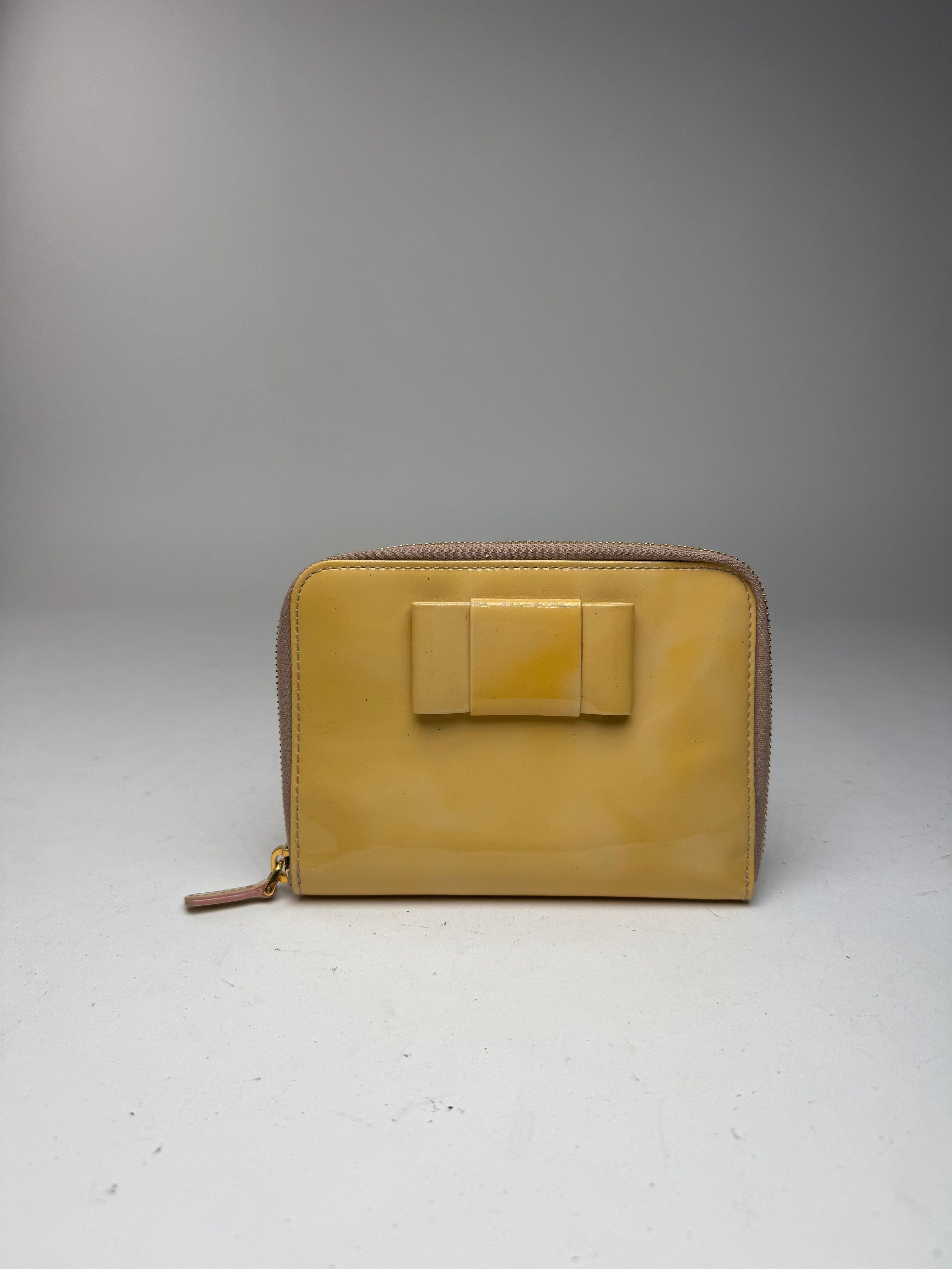 Miu Miu Vintage patent leather Organizer yellow Size ONE SIZE - 5 Thumbnail