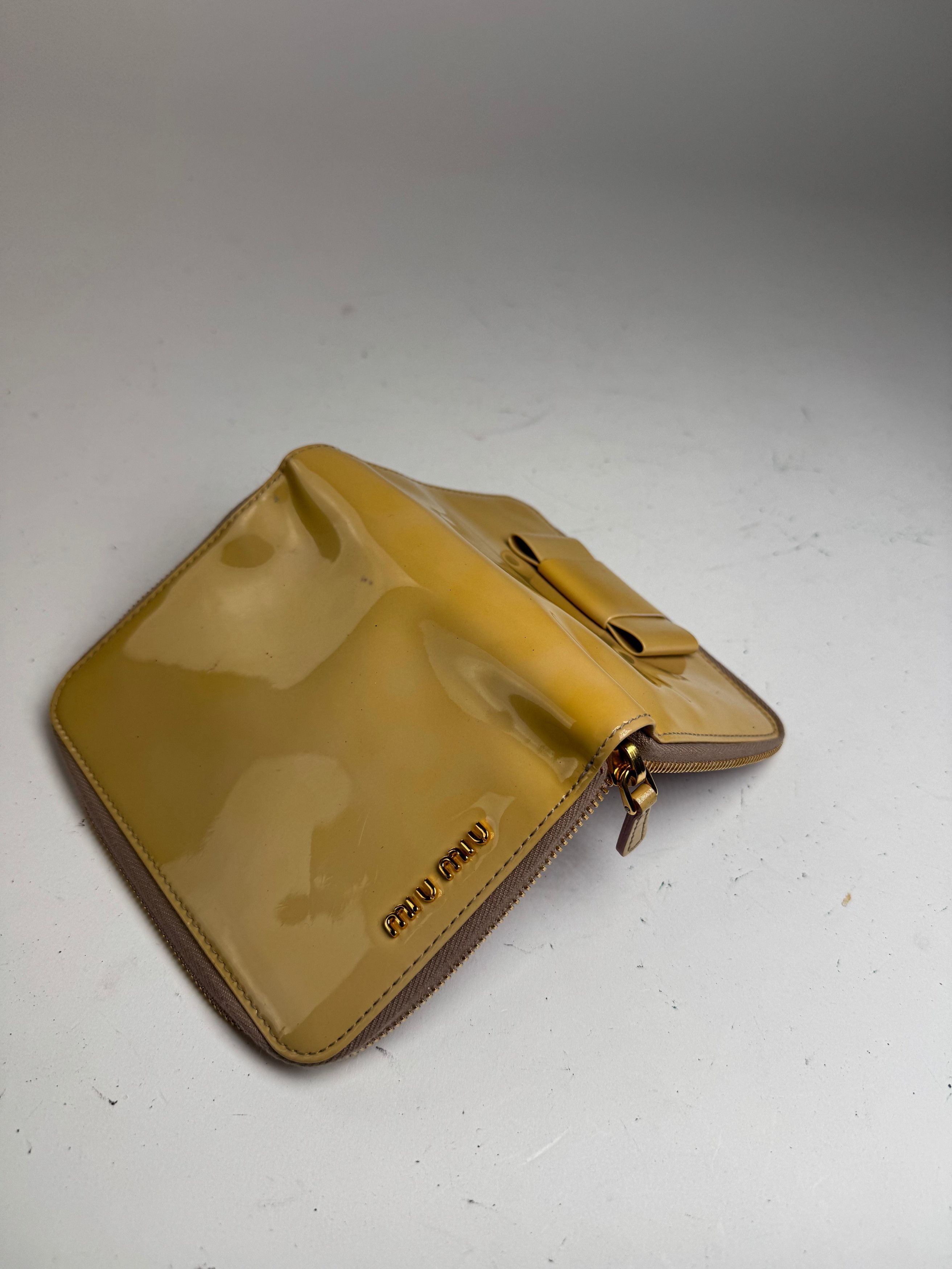 Miu Miu Vintage patent leather Organizer yellow Size ONE SIZE - 8 Thumbnail