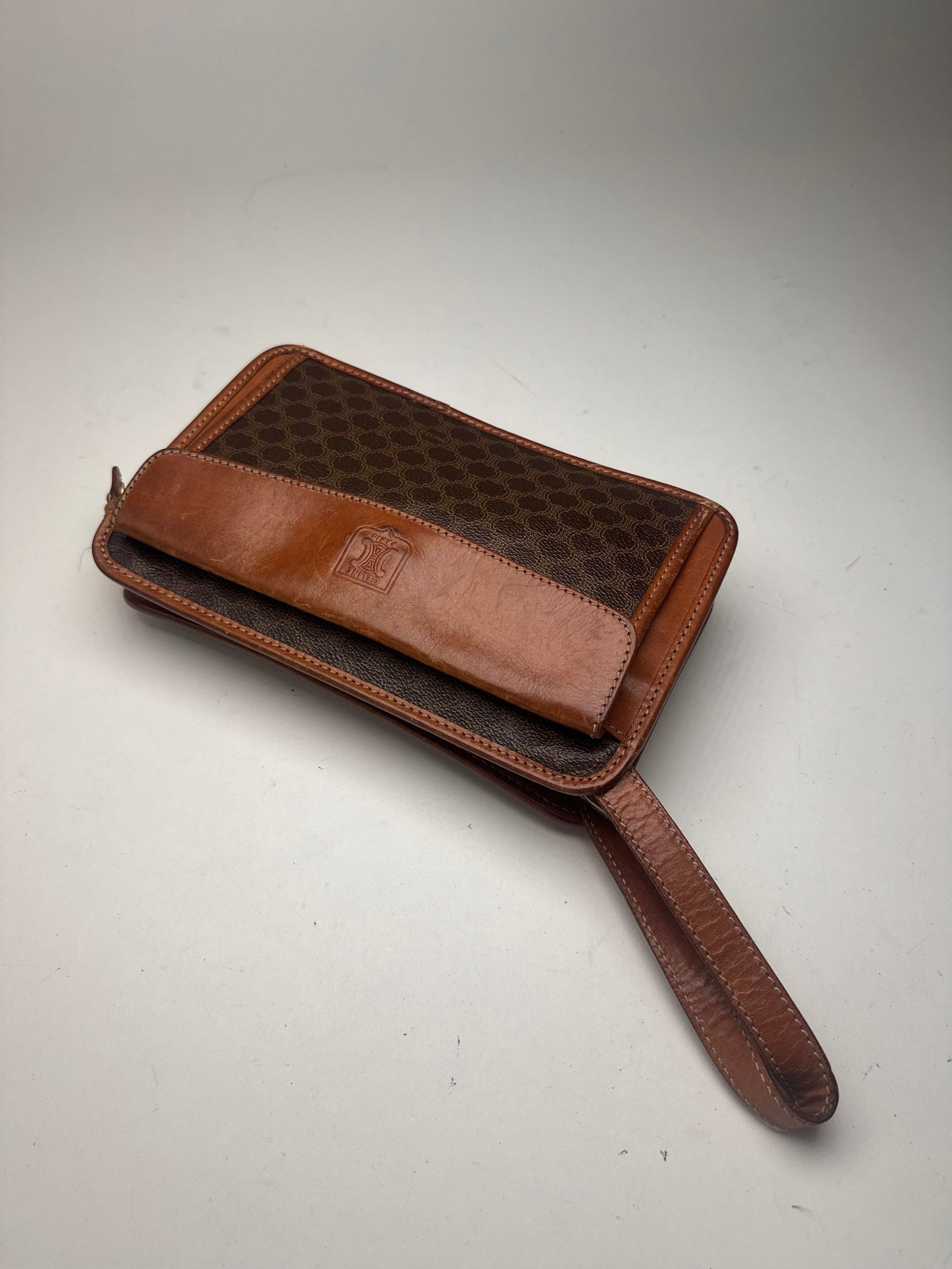 Celine Vintage Paris Triomphe Monogram Leather Clutch brown Size ONE SIZE - 8 Thumbnail