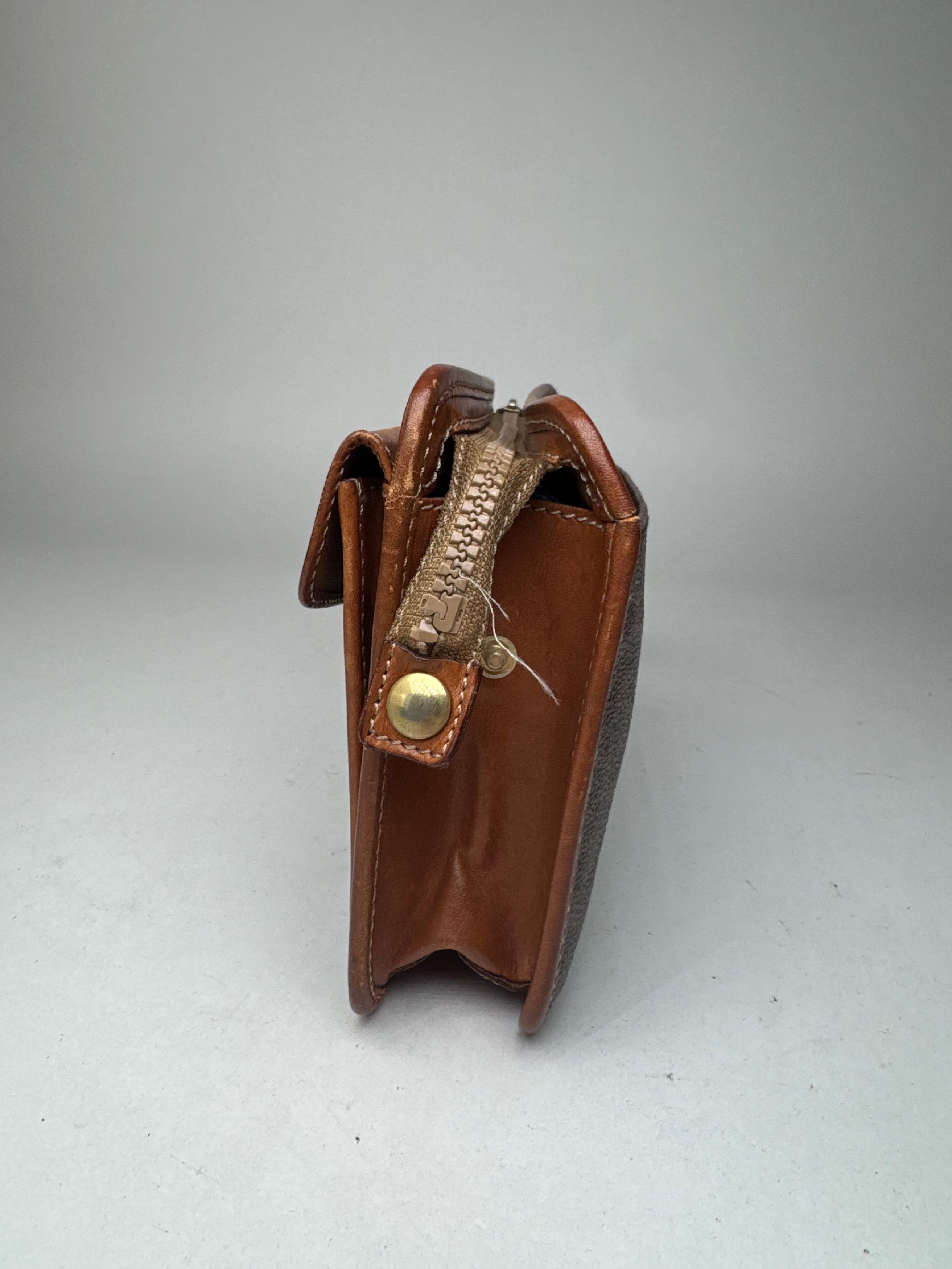 Celine Vintage Paris Triomphe Monogram Leather Clutch brown Size ONE SIZE - 5 Thumbnail