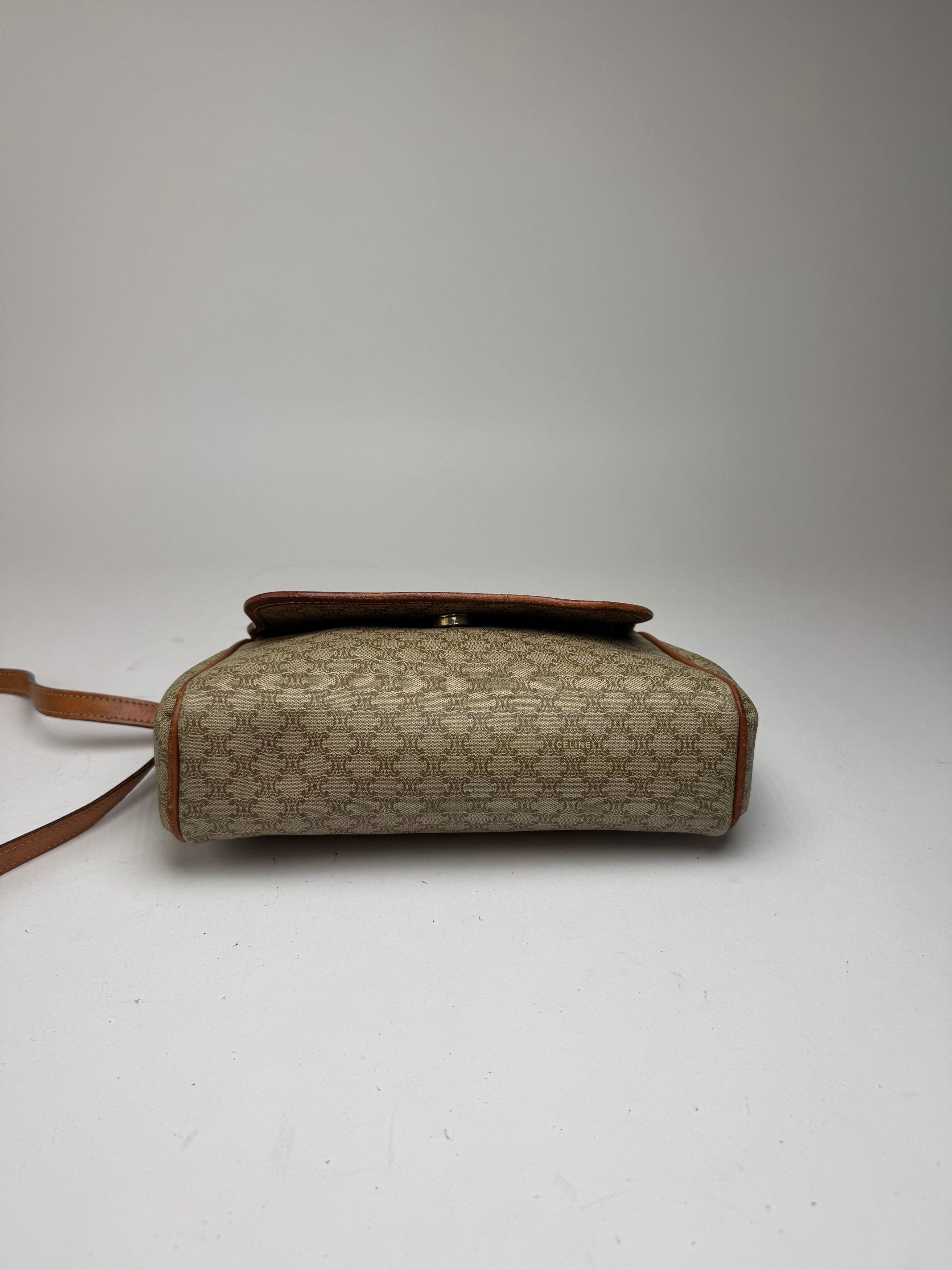 Celine Vintage Triomphe Monogram Crossbody bag beige Size ONE SIZE - 10 Thumbnail