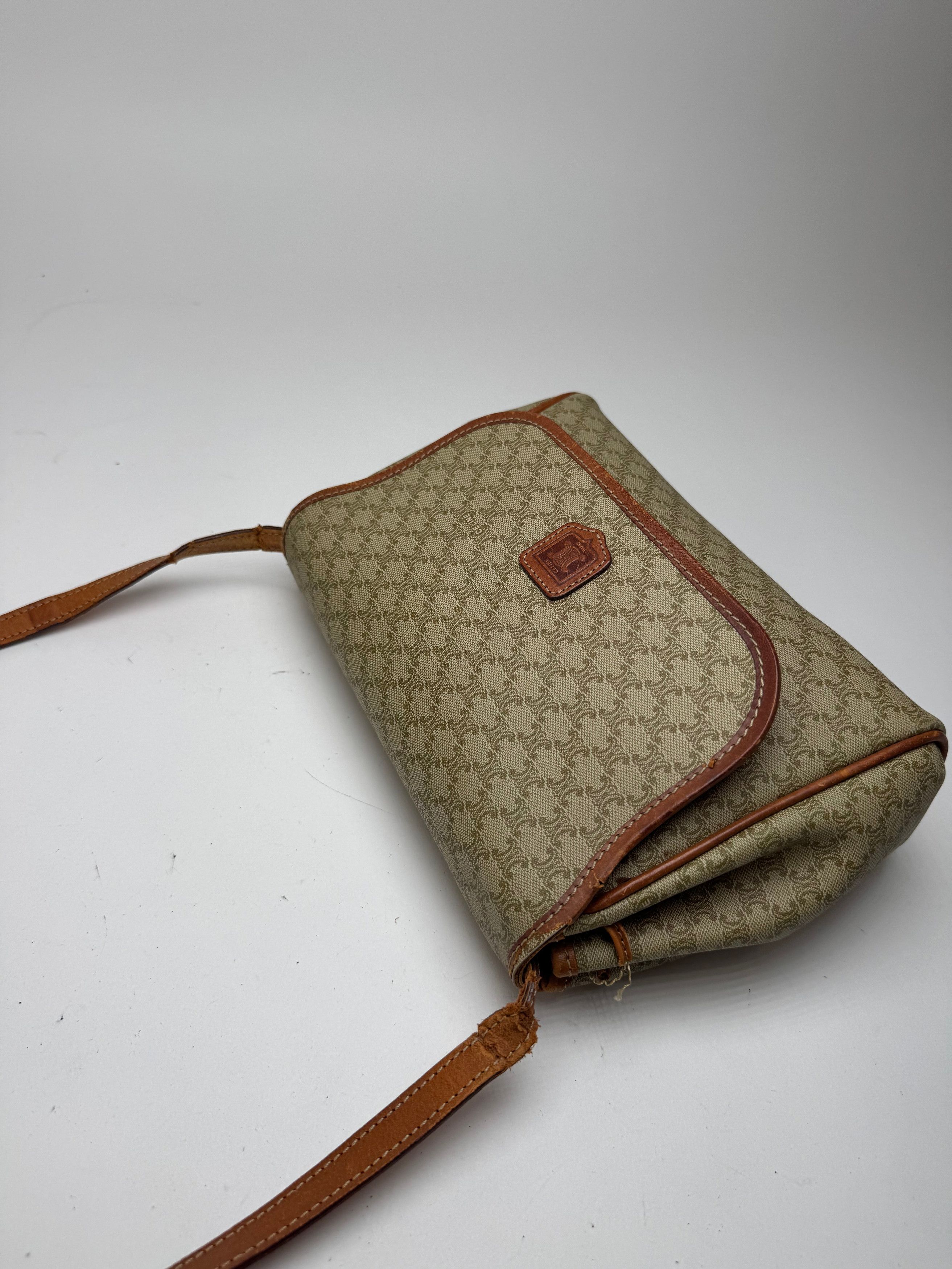 Celine Vintage Triomphe Monogram Crossbody bag beige Size ONE SIZE - 15 Thumbnail