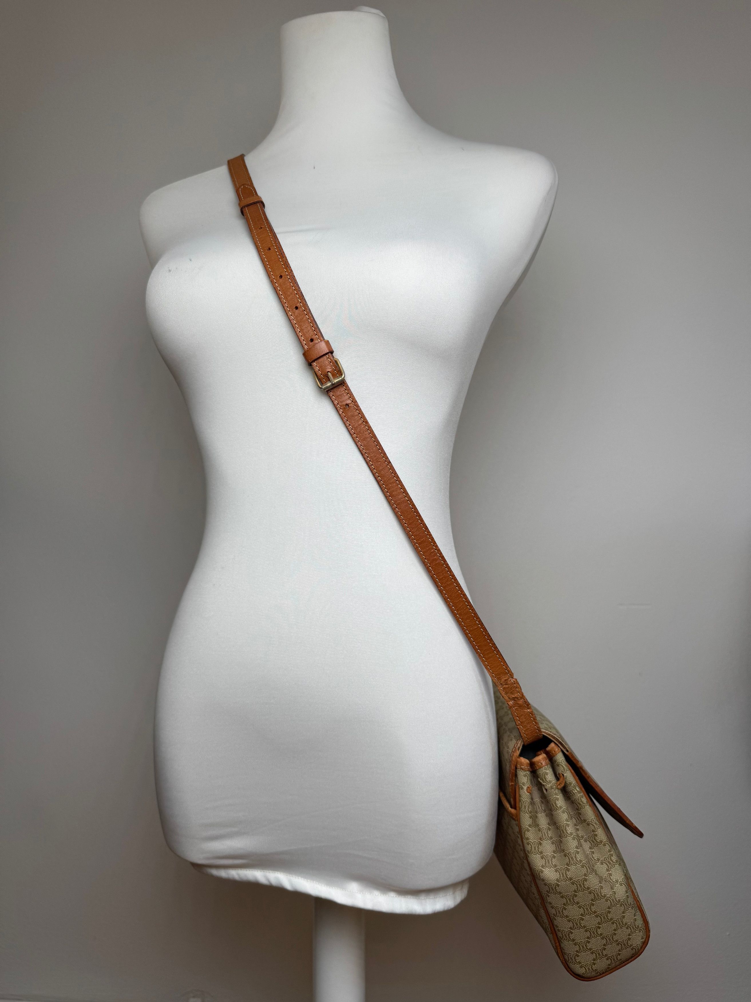 Celine Vintage Triomphe Monogram Crossbody bag beige Size ONE SIZE - 8 Thumbnail