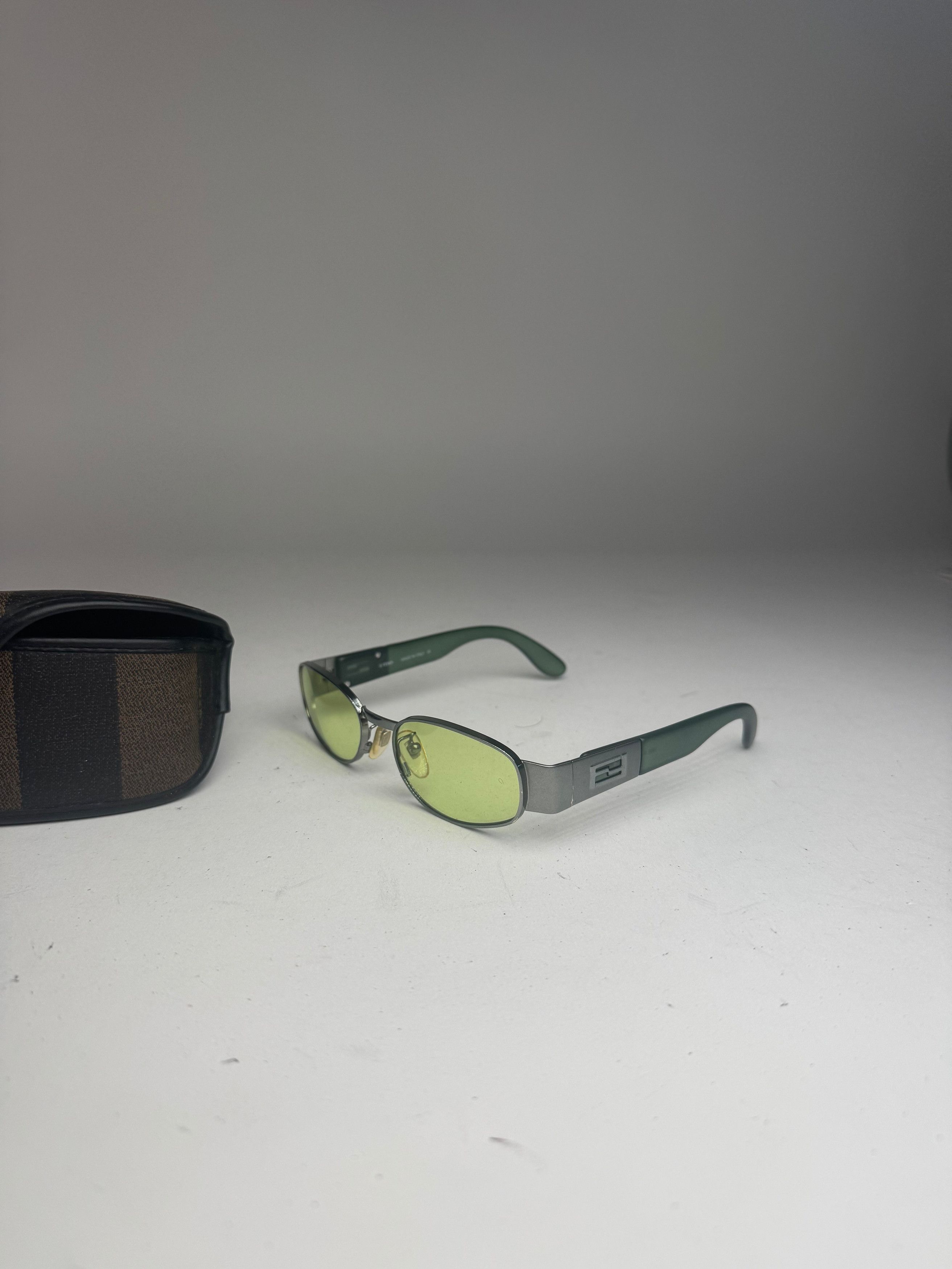Fendi Vintage Roma Retro Sunglasses Green Size ONE SIZE - 4 Thumbnail