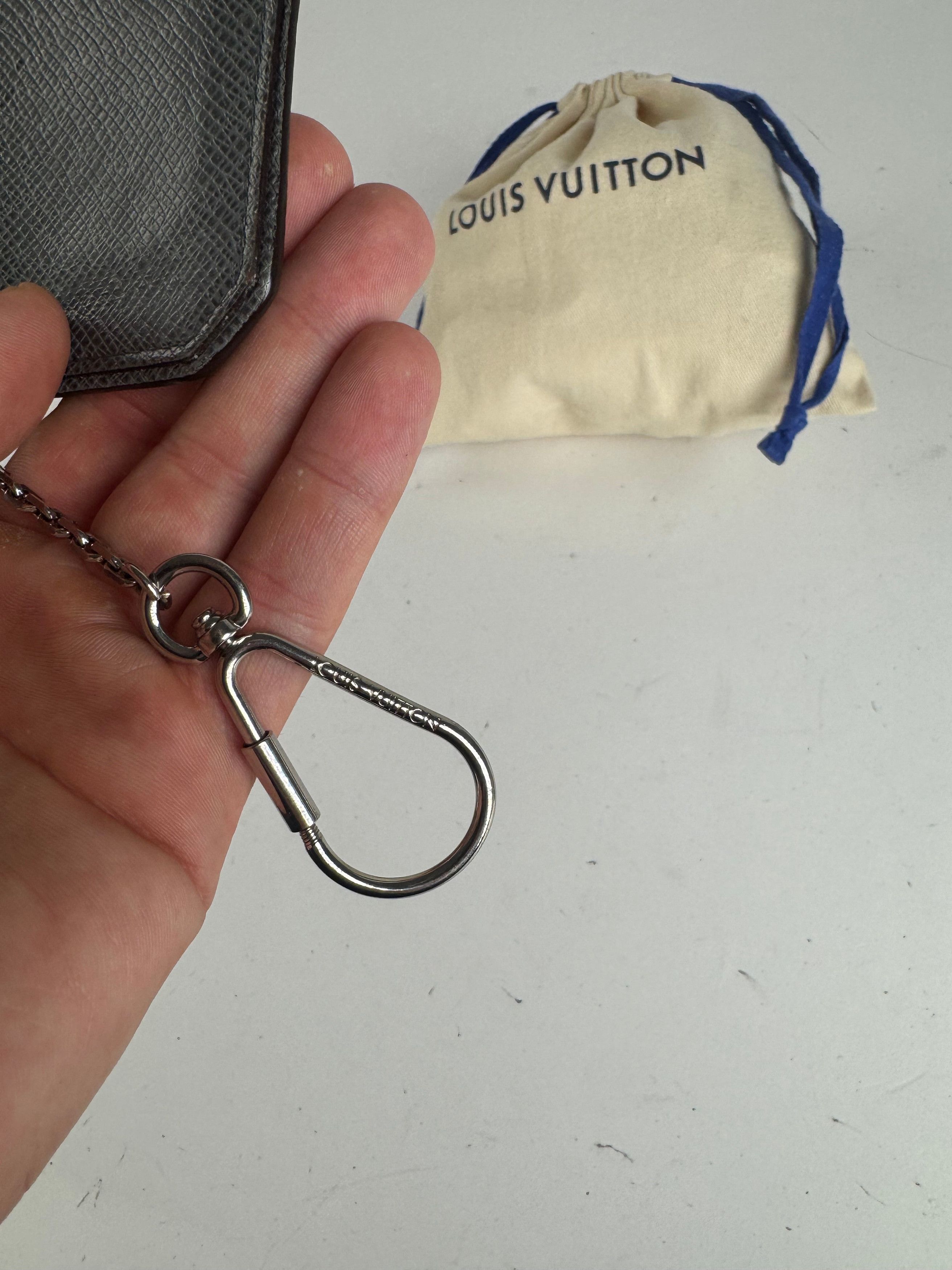 Louis Vuitton Vintage Le Dauphine Leather Card Holder Grey Size ONE SIZE - 4 Thumbnail