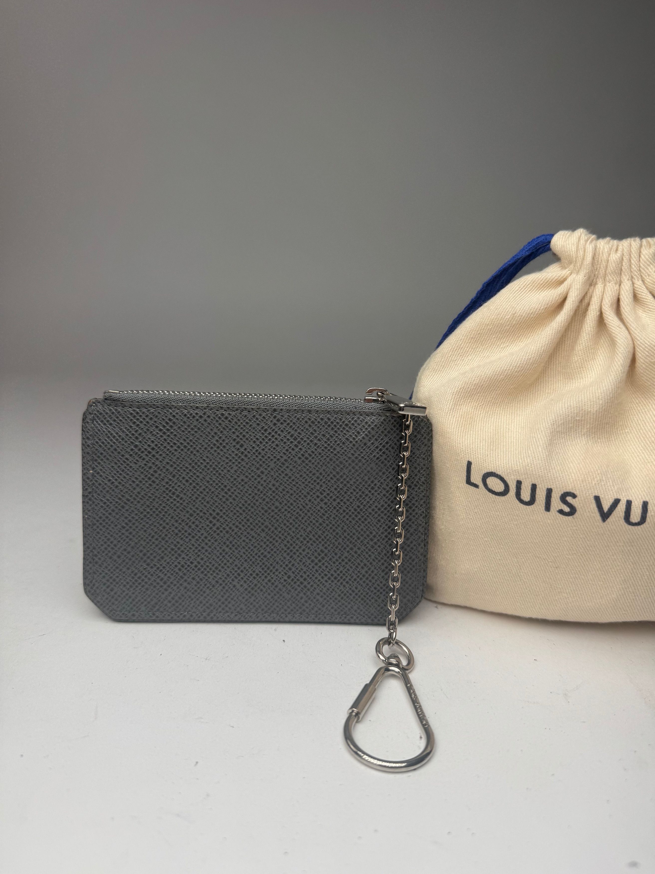 Louis Vuitton Vintage Le Dauphine Leather Card Holder Grey Size ONE SIZE - 9 Thumbnail