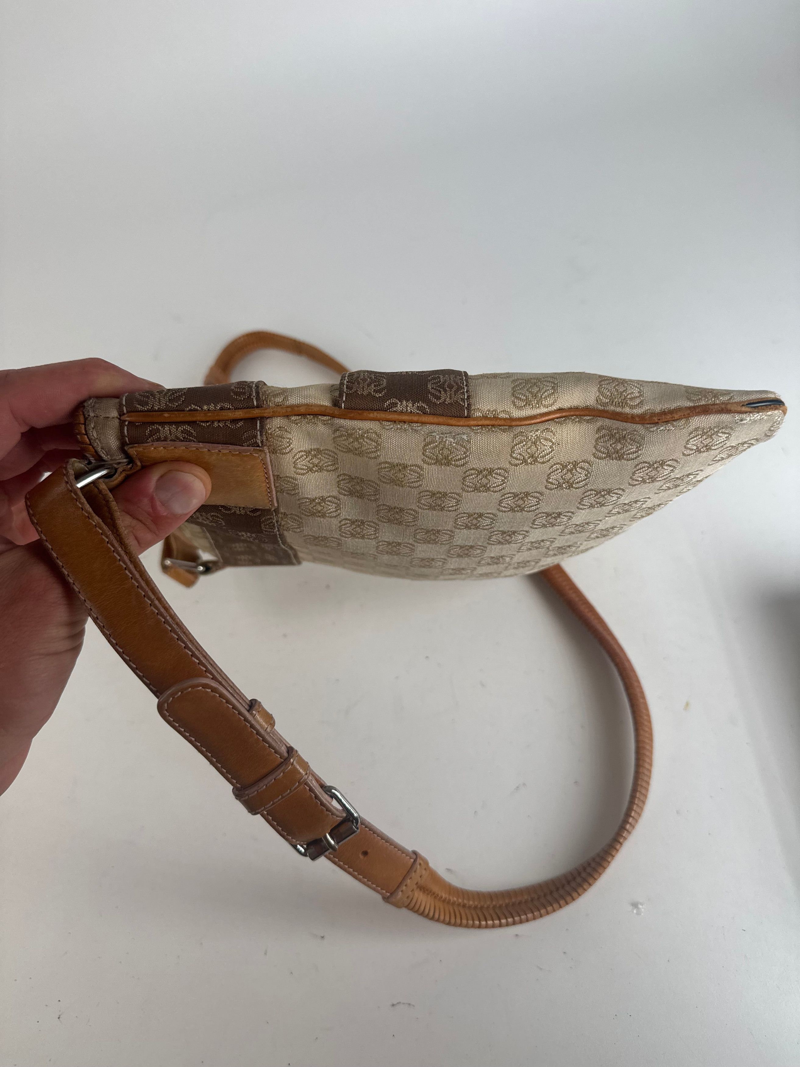 Loewe Vintage Madrid Leather canvas monogram Shoulder bag beige br Size ONE SIZE - 7 Thumbnail