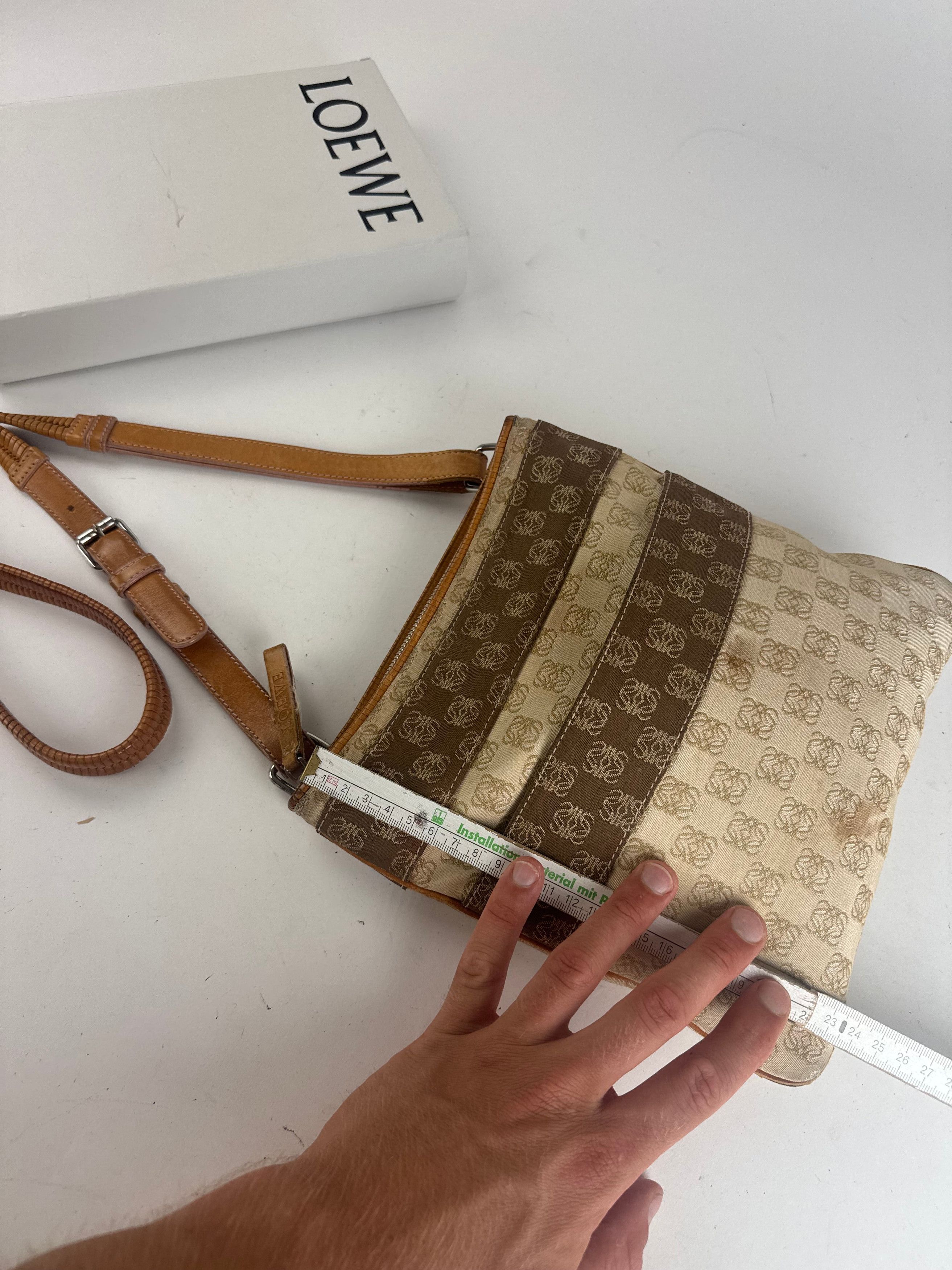 Loewe Vintage Madrid Leather canvas monogram Shoulder bag beige br Size ONE SIZE - 12 Thumbnail