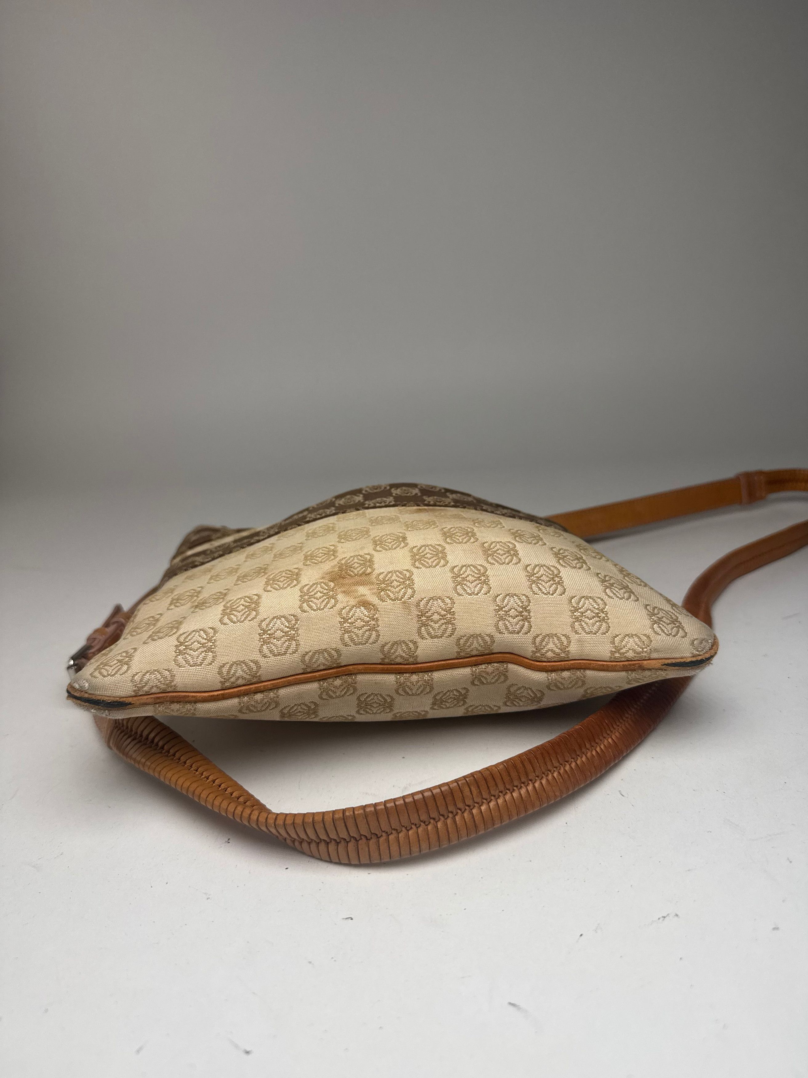Loewe Vintage Madrid Leather canvas monogram Shoulder bag beige br Size ONE SIZE - 8 Thumbnail