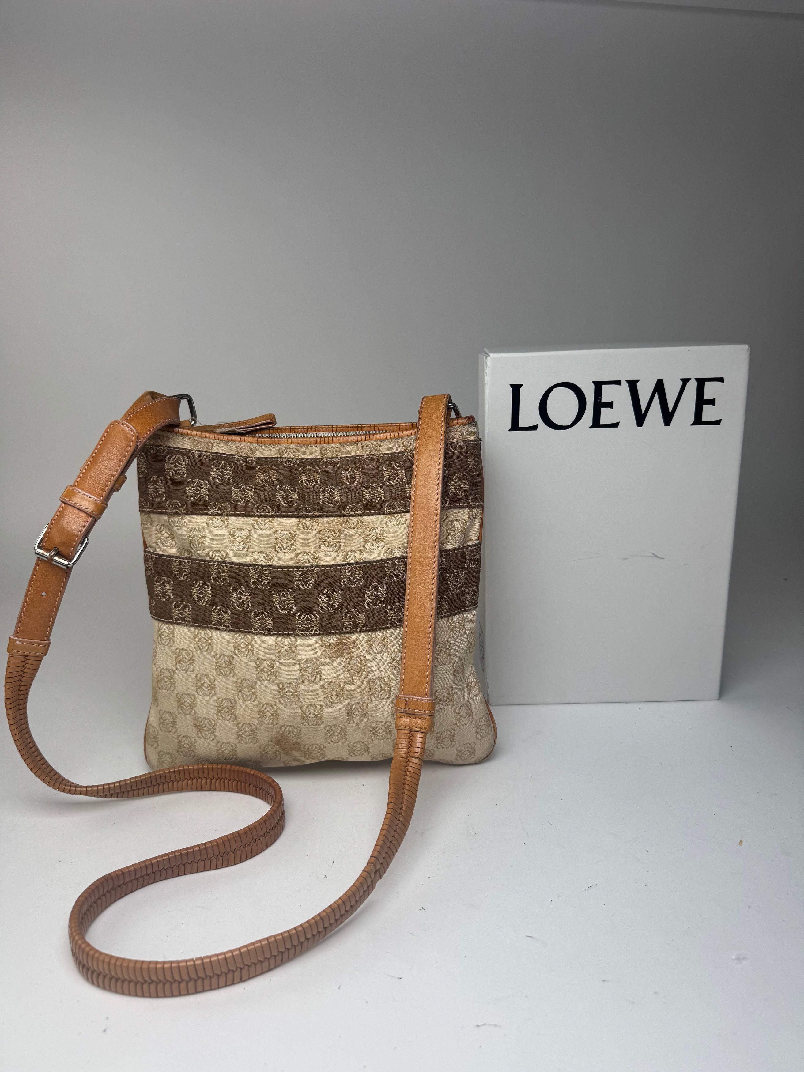 Loewe Vintage Madrid Leather canvas monogram Shoulder bag beige br Size ONE SIZE - 14 Thumbnail