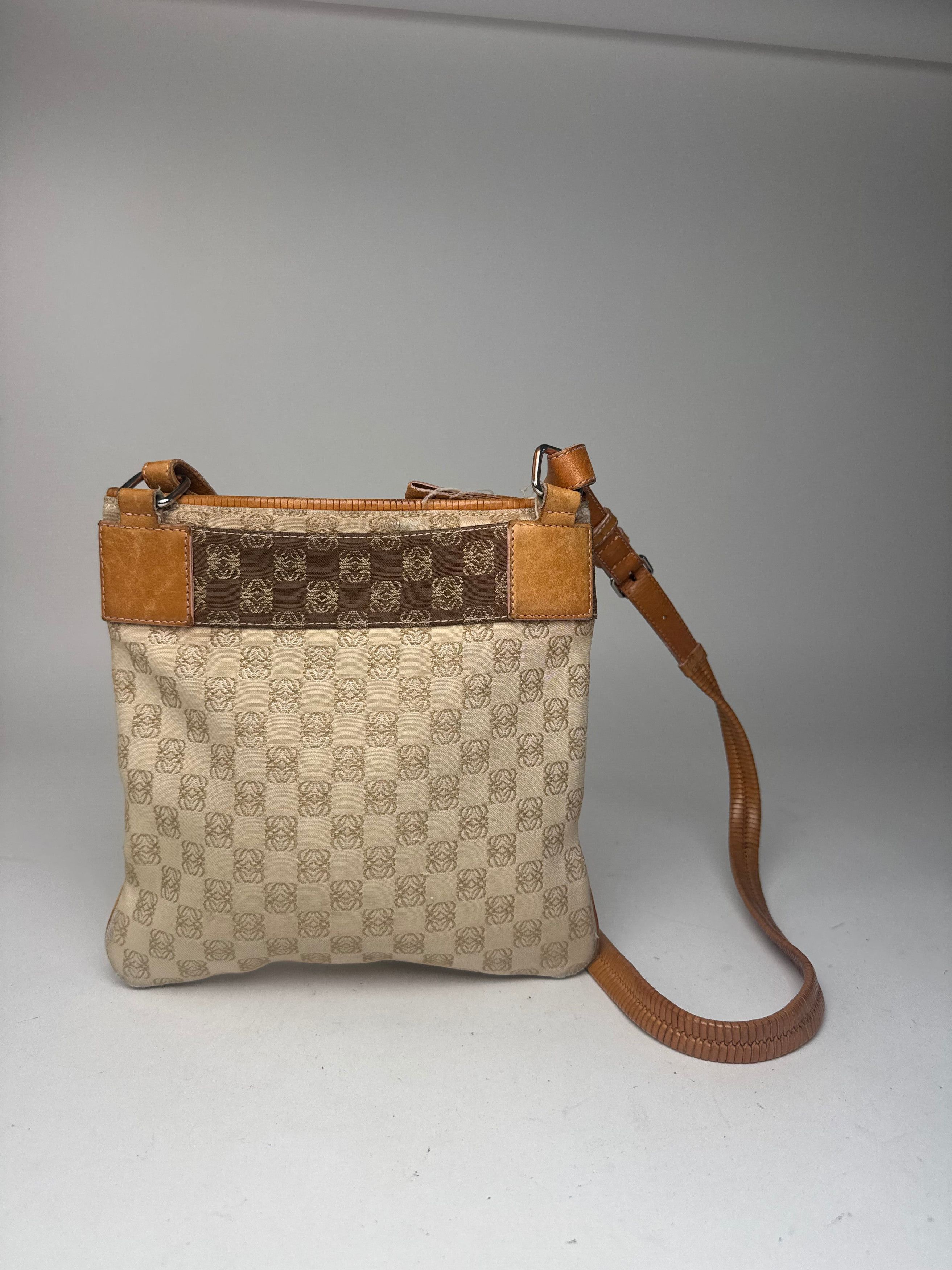 Loewe Vintage Madrid Leather canvas monogram Shoulder bag beige br Size ONE SIZE - 2 Thumbnail