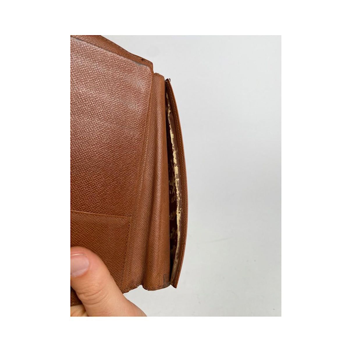 Louis Vuitton Passport cover Brown Leather Purse Size ONE SIZE - 3 Thumbnail