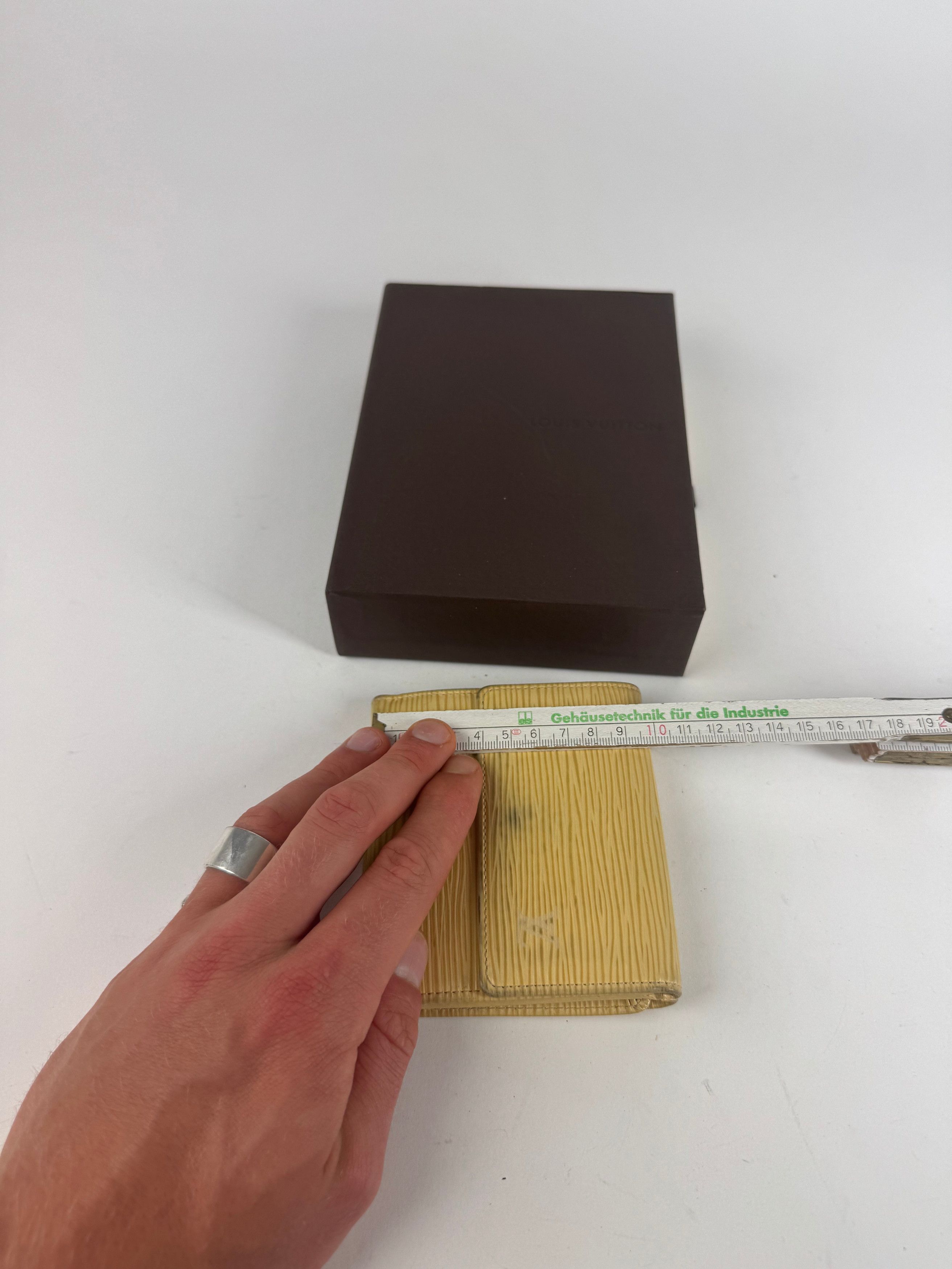 Louis Vuitton Vintage EPI Leather wallet yellow Size ONE SIZE - 3 Thumbnail