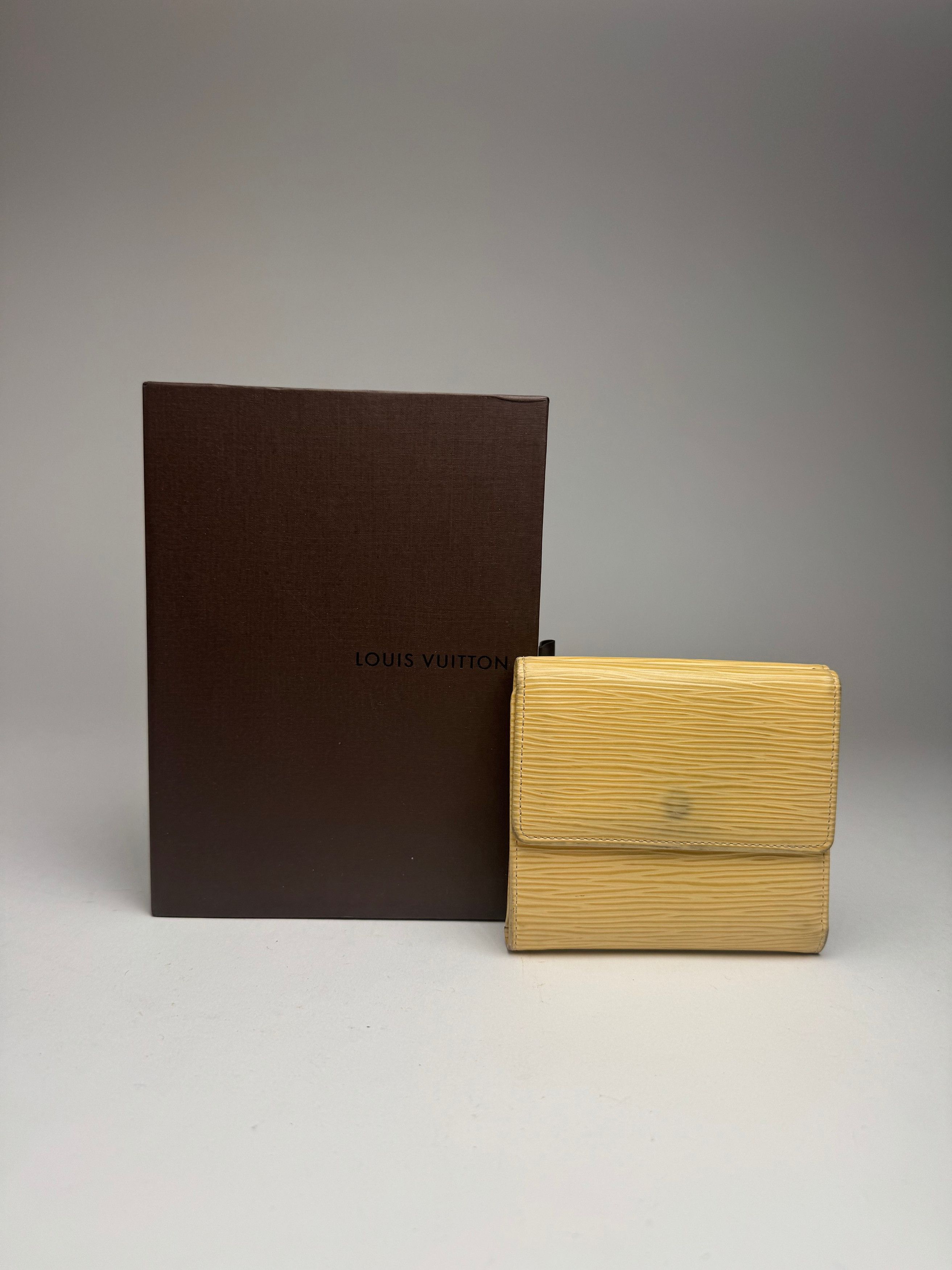 Louis Vuitton Vintage EPI Leather wallet yellow Size ONE SIZE - 11 Thumbnail