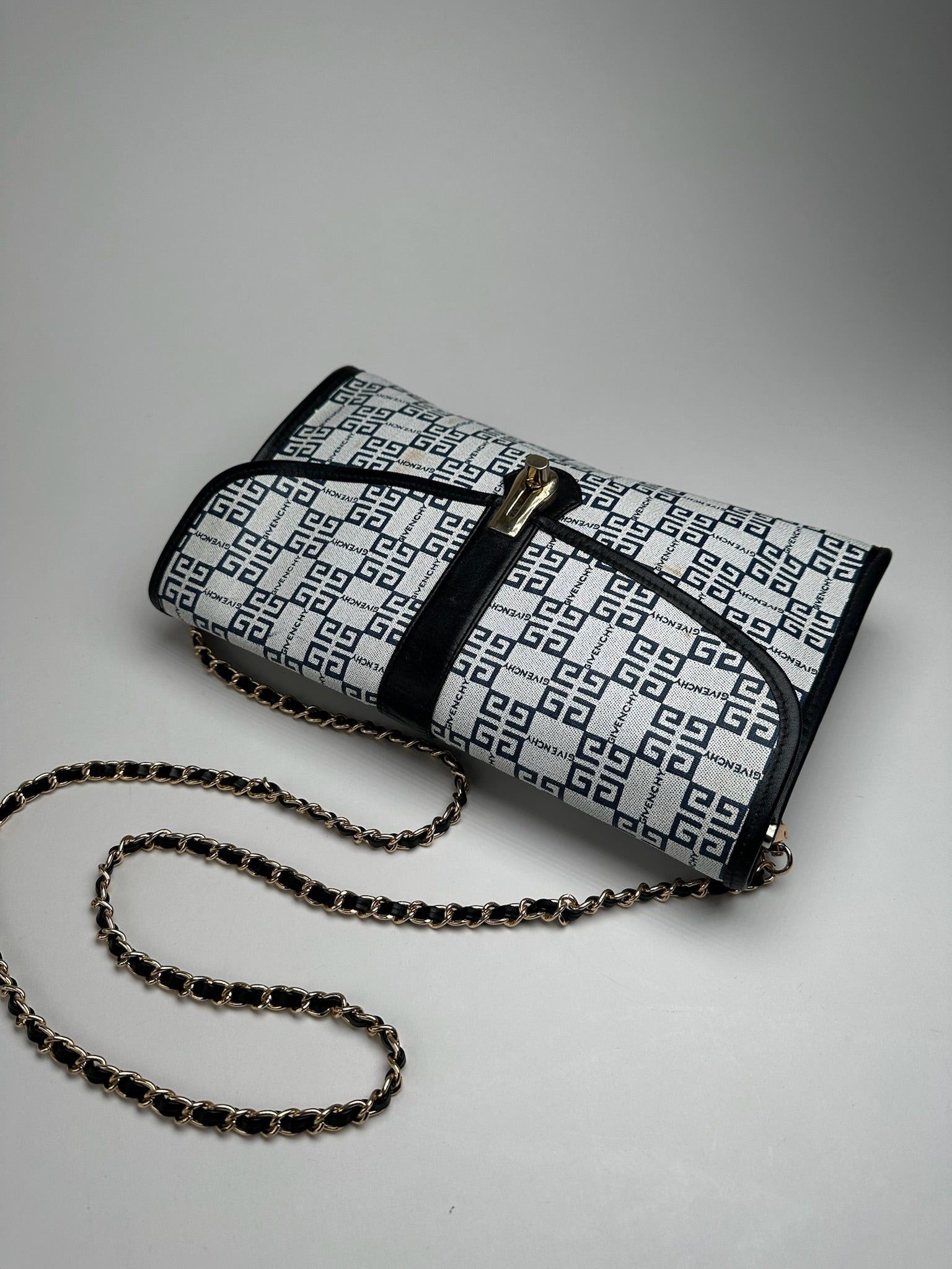 Givenchy Vintage 4G leather bag navy white Size ONE SIZE - 13 Thumbnail