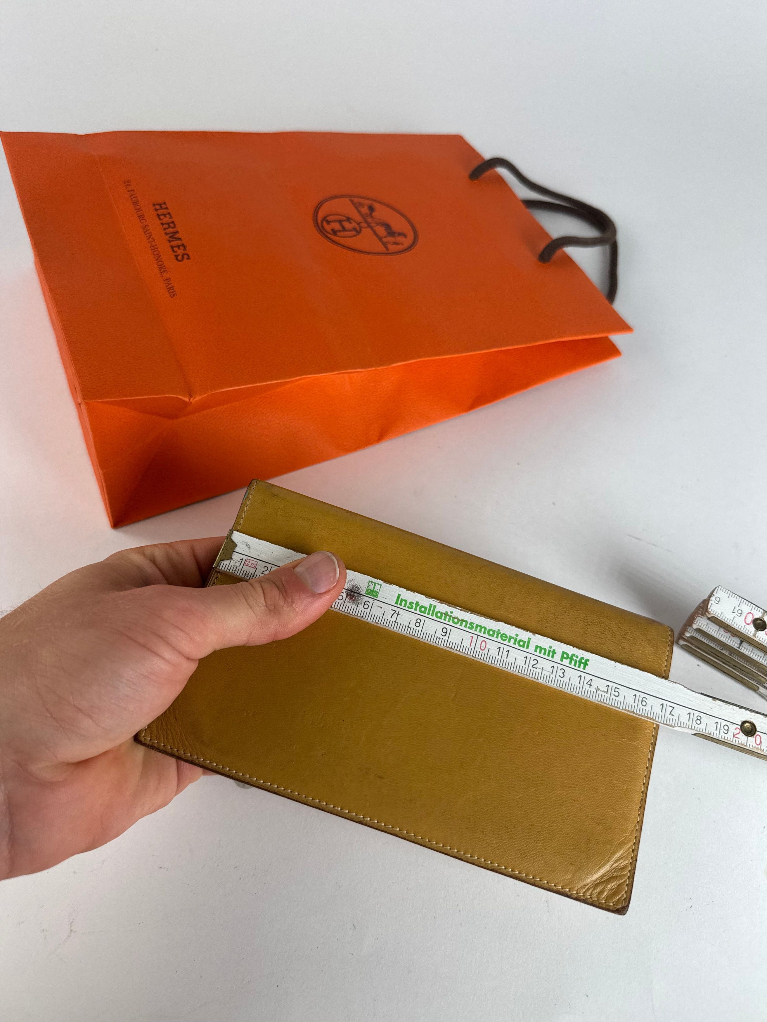 Other Vintage Hermes Paris Leather ID Holder Yellow Size ONE SIZE - 7 Thumbnail