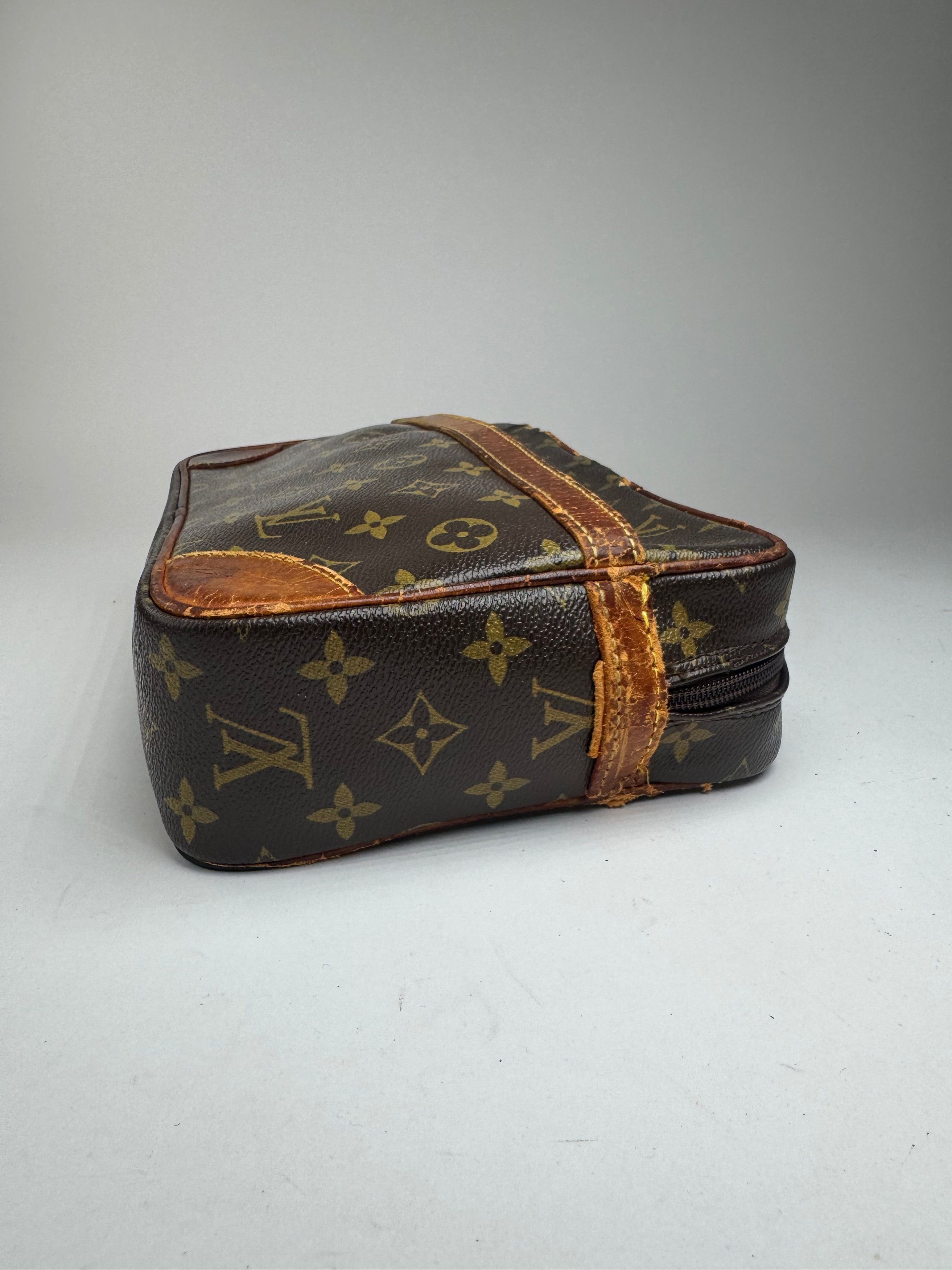 Louis Vuitton Vintage Monogram Leather Clutch Brown Size ONE SIZE - 11 Thumbnail