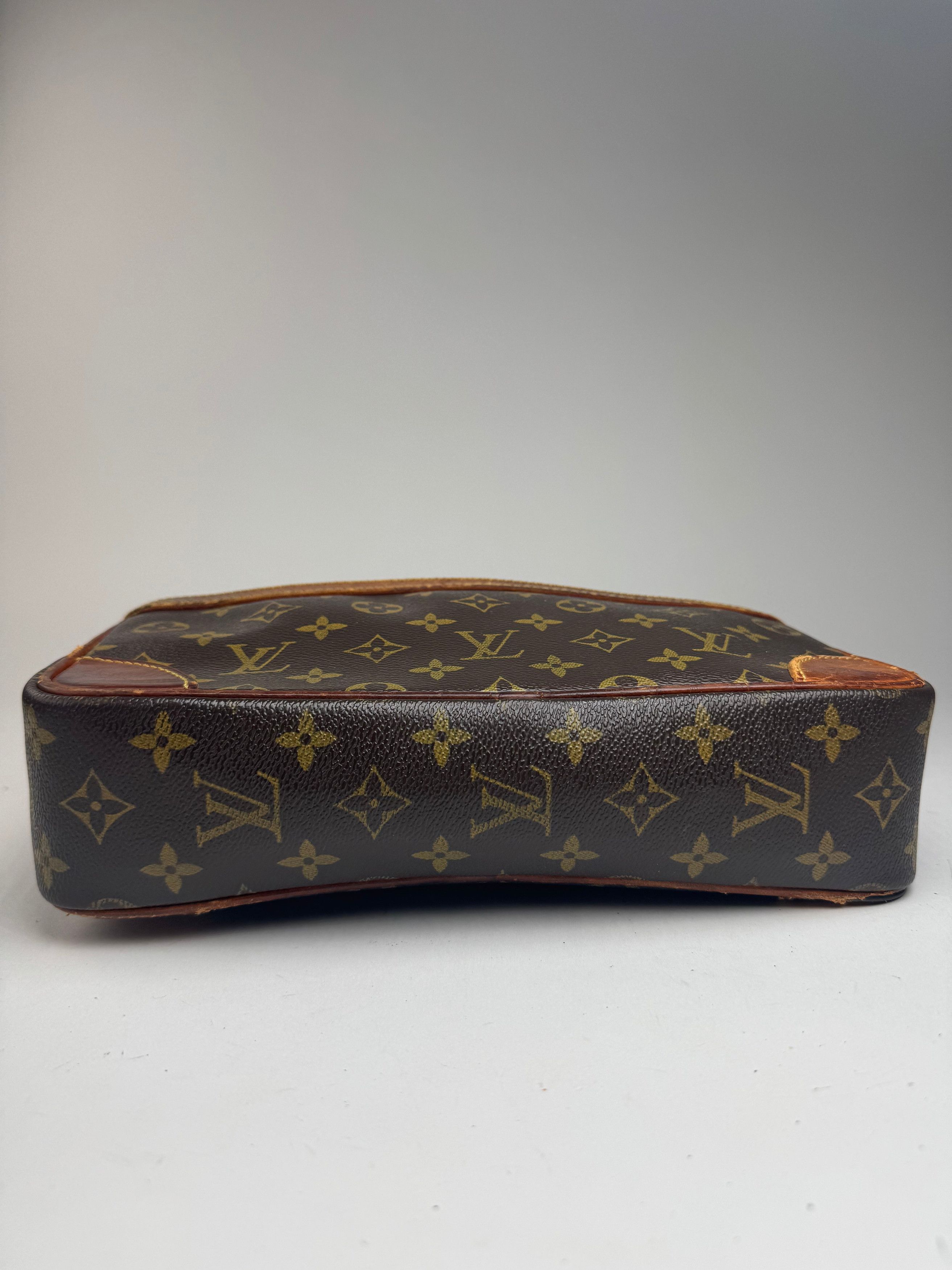 Louis Vuitton Vintage Monogram Leather Clutch Brown Size ONE SIZE - 10 Thumbnail