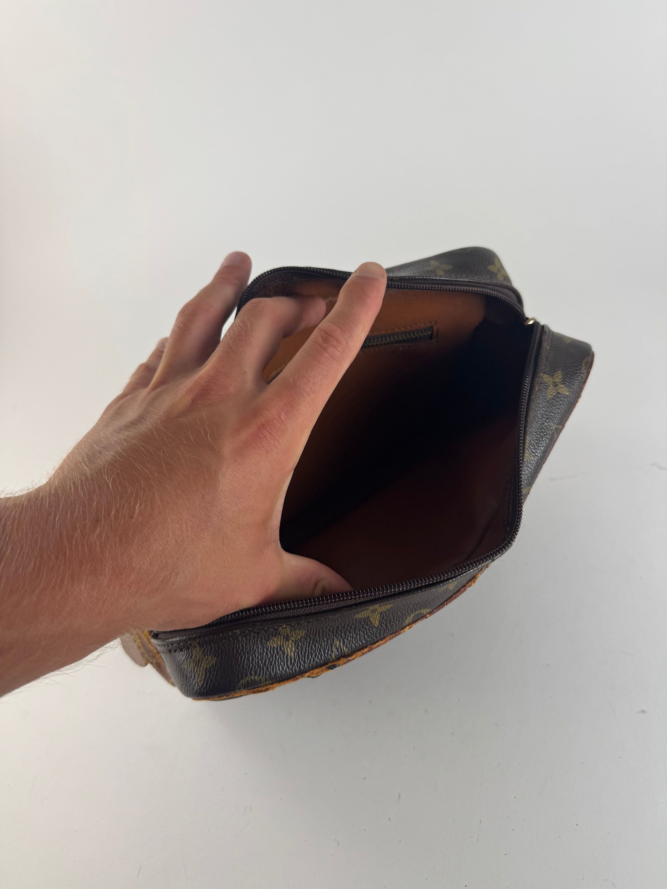 Louis Vuitton Vintage Monogram Leather Clutch Brown Size ONE SIZE - 3 Thumbnail