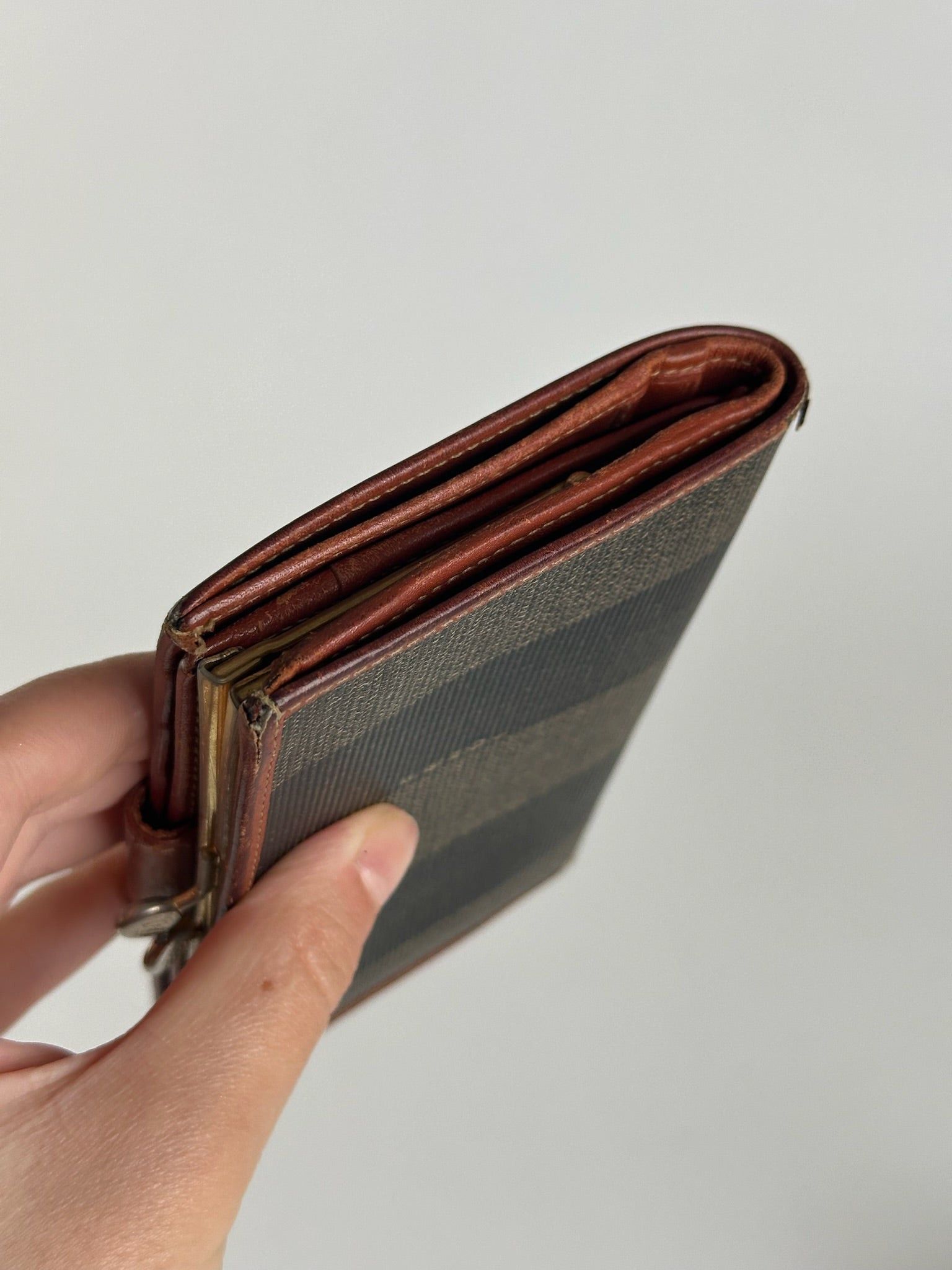 Fendi Vintage Roma Leather Wallet Brown orange striped Size ONE SIZE - 13 Thumbnail