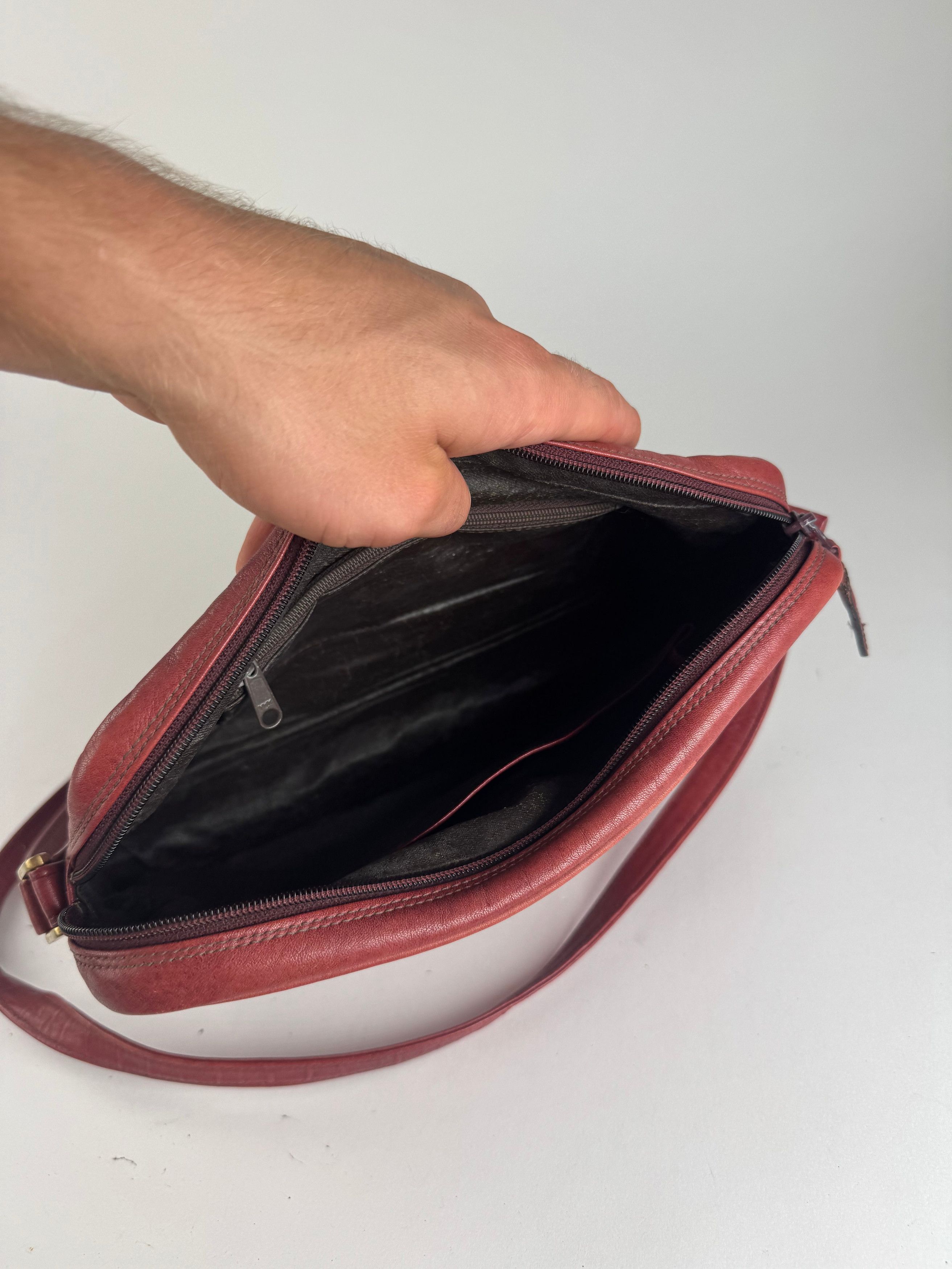 Givenchy Vintage Leather Bag Red Size ONE SIZE - 3 Thumbnail