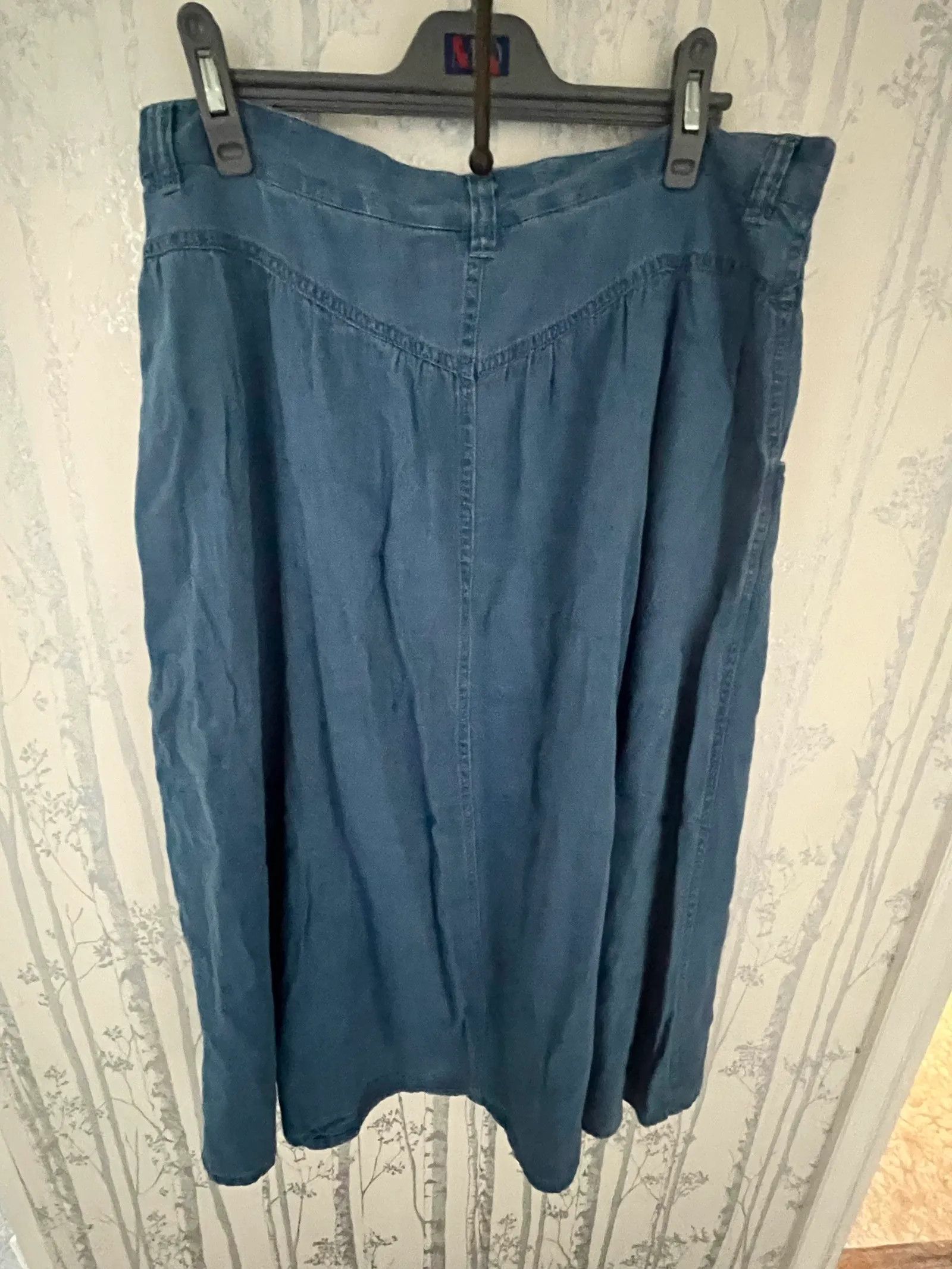 French Connection French Connection Skirt Size 30" / US 8 / IT 44 - 2 Thumbnail