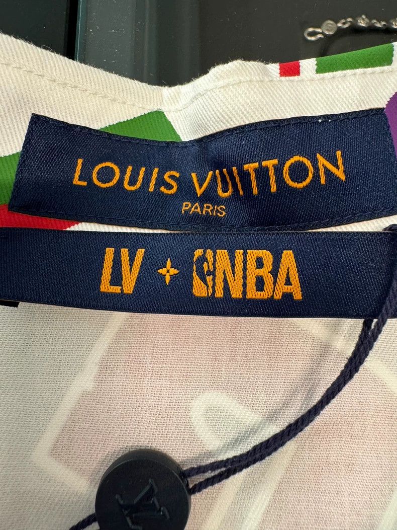 Louis Vuitton Louis Vuitton NBA Graphic Short Sleeve Shirt-yf Size US XXL / EU 58 / 5 - 4 Thumbnail