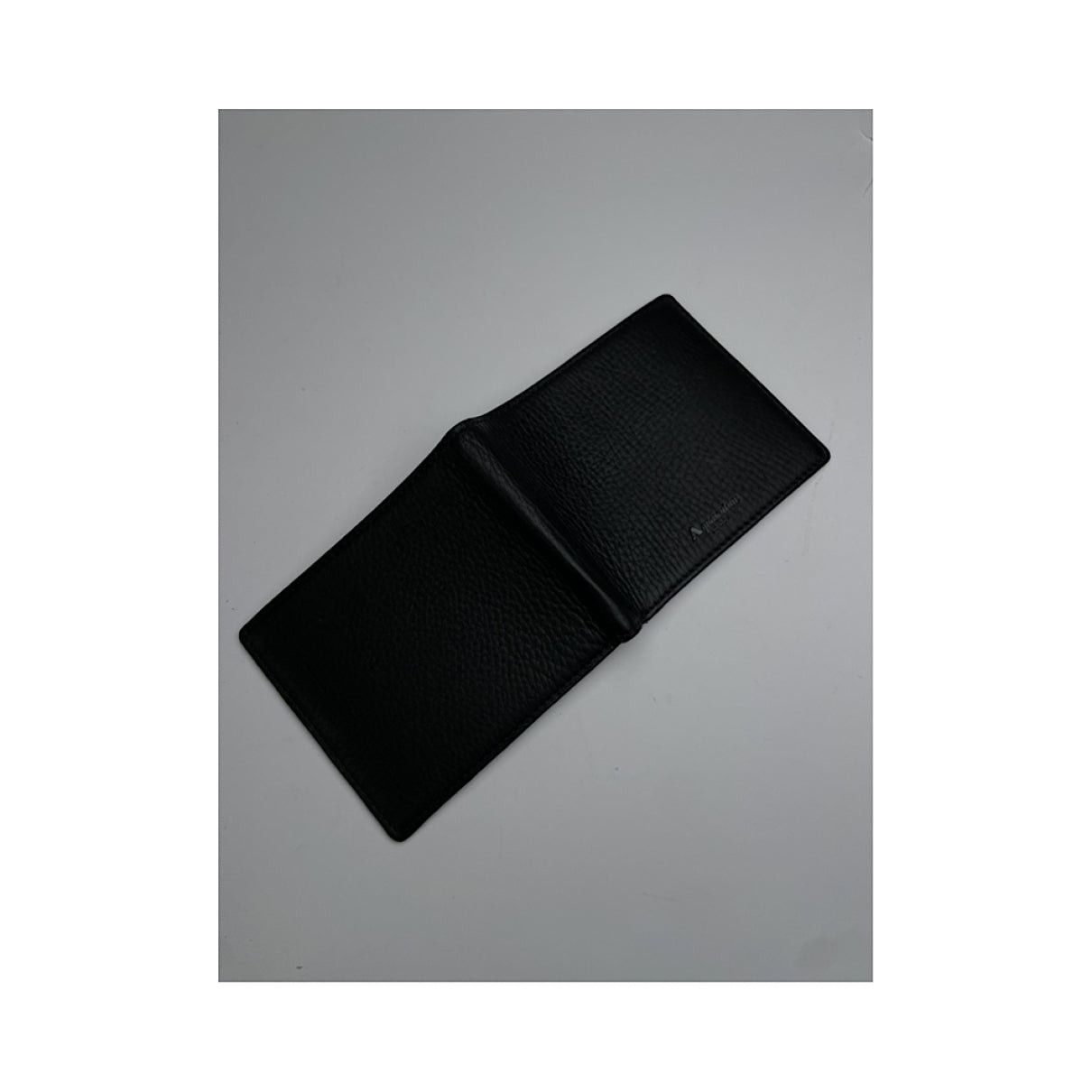 Aquascutum Black Leather Purse Size ONE SIZE - 4 Thumbnail