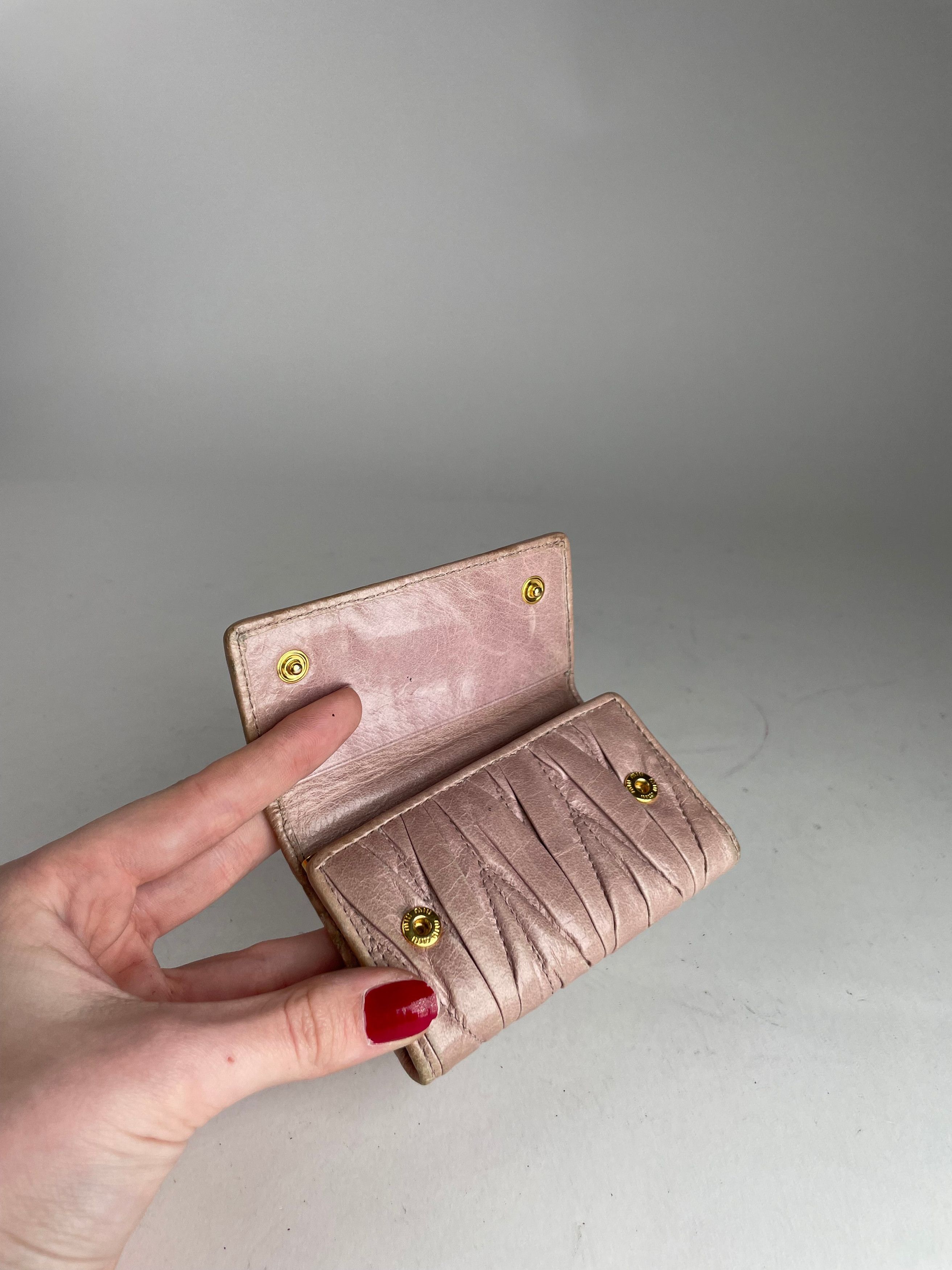 Miu Miu Vintage Metallasse leather Key Holder Rose Size ONE SIZE - 6 Thumbnail