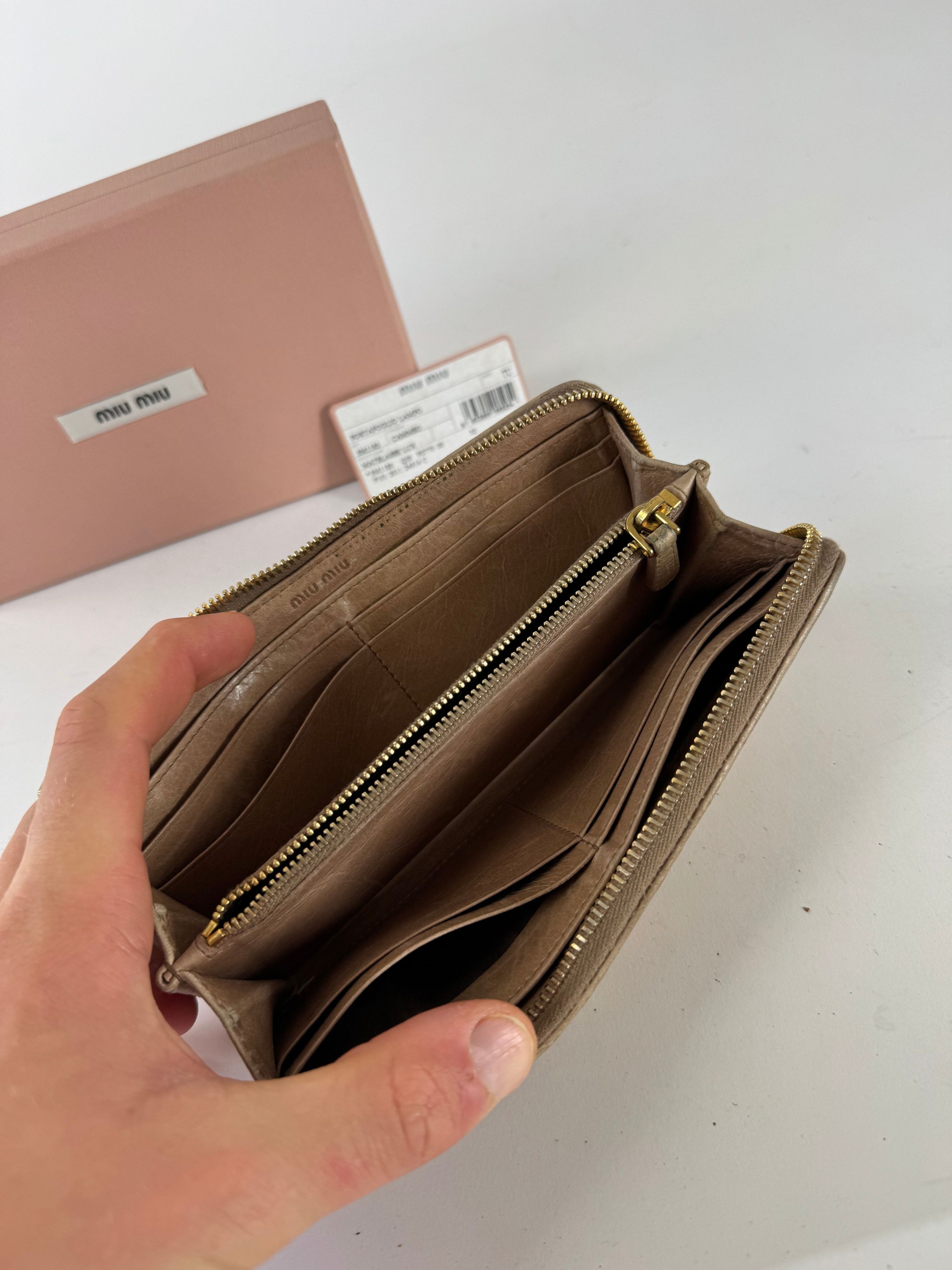 Miu Miu Vintage Metallasse Leather Wallet beige Size ONE SIZE - 8 Thumbnail
