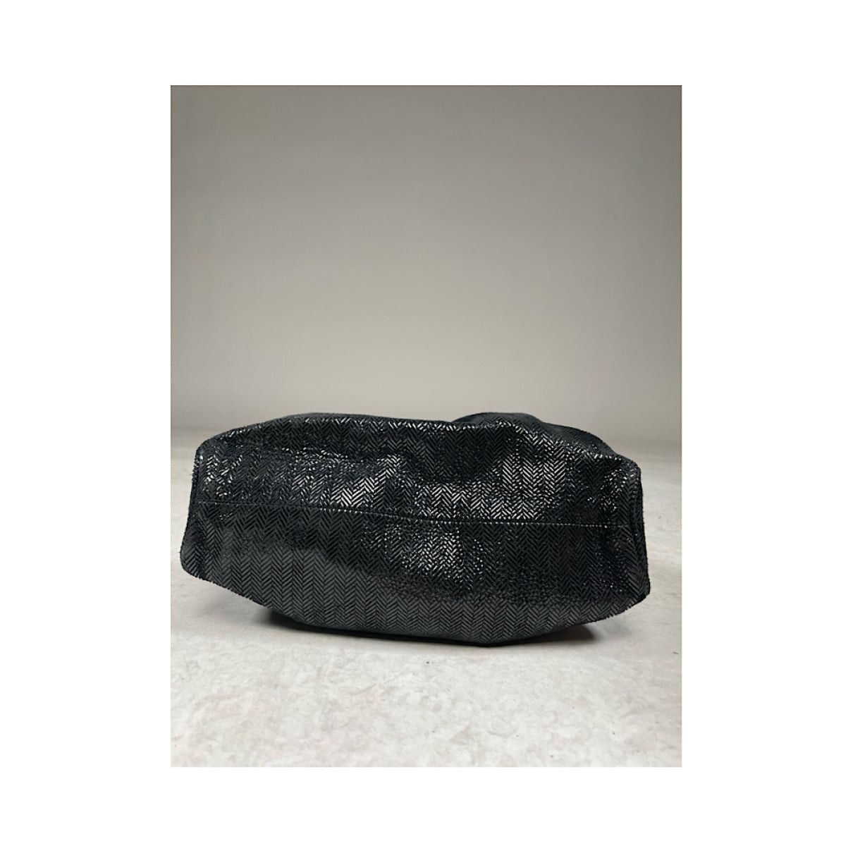 Giorgio Armani Black Leather Handbag Size ONE SIZE - 3 Thumbnail