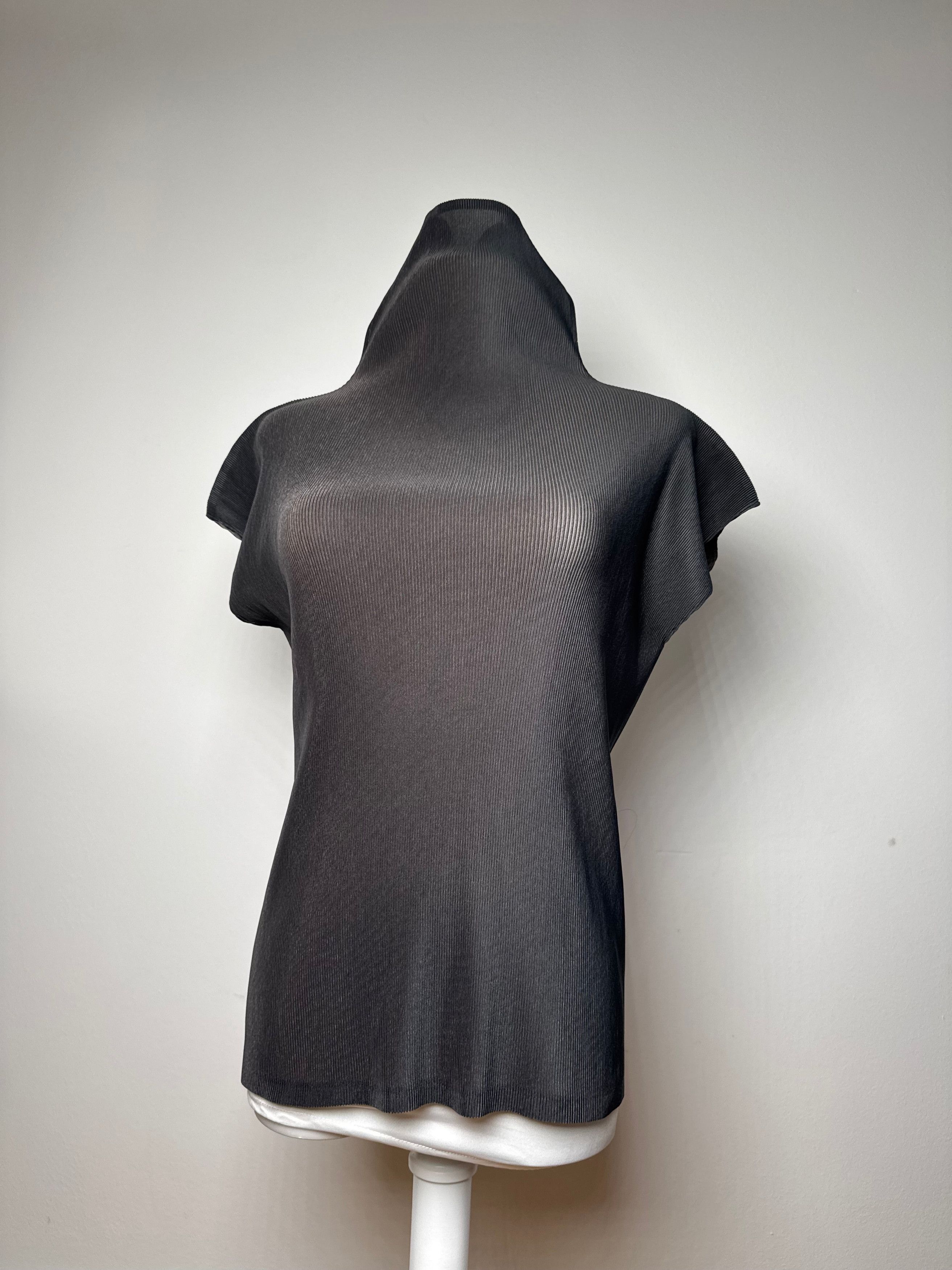 Other Vintage Pleats Please Plissee top Anthracite M Size S / US 4 / IT 40 - 14 Thumbnail