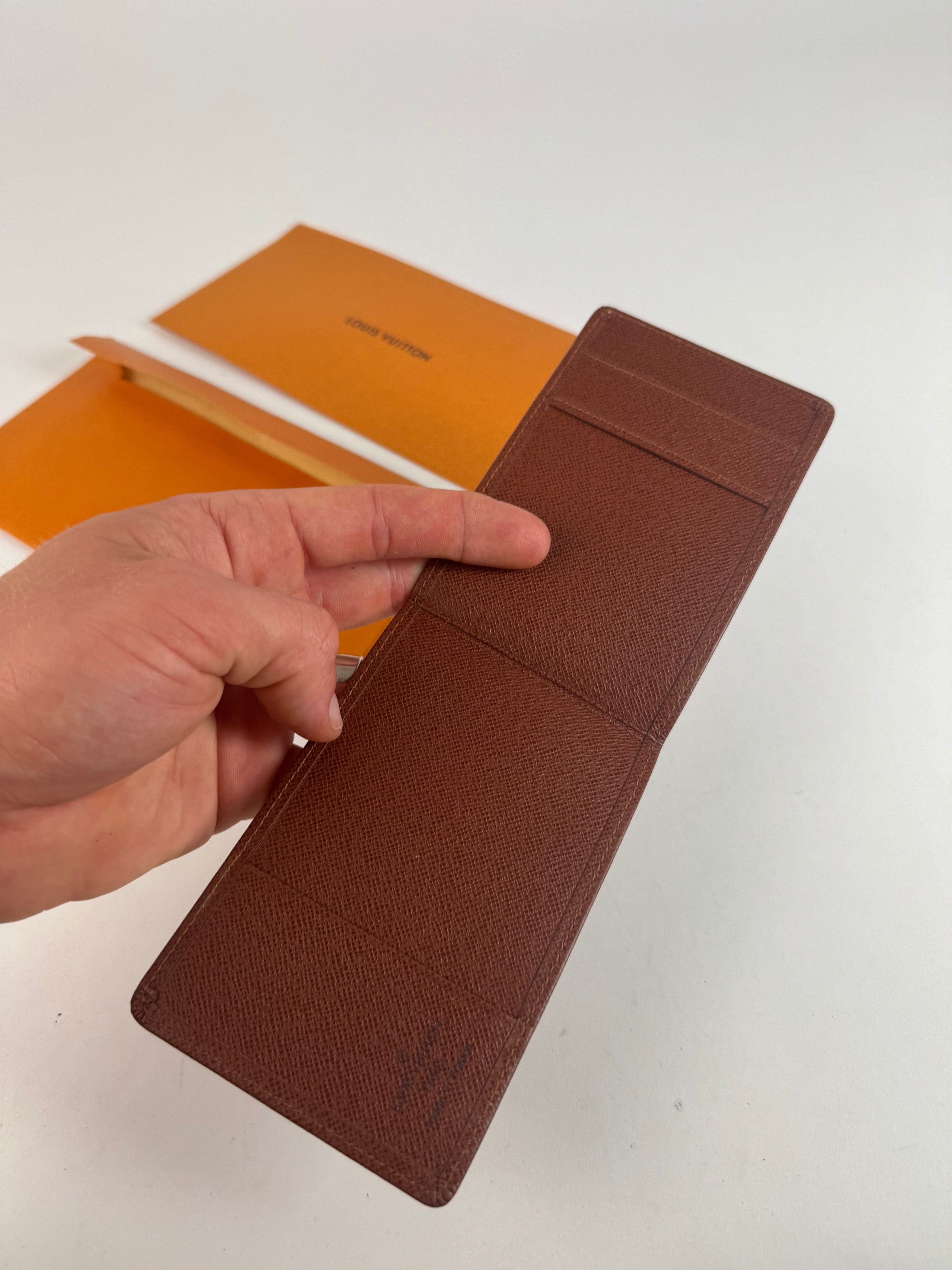 Louis Vuitton Vintage Leather Card Holder Brown Size ONE SIZE - 8 Thumbnail