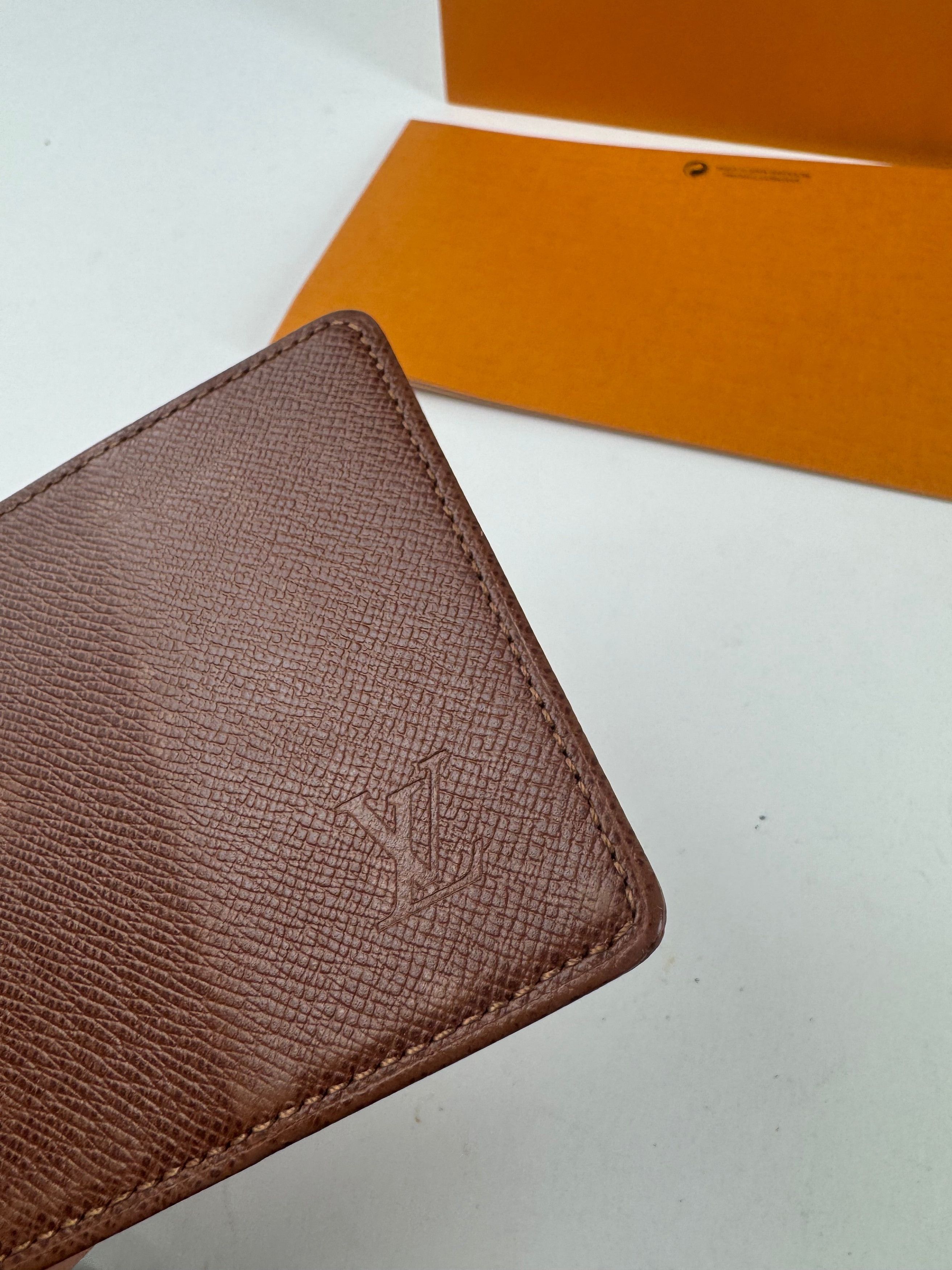 Louis Vuitton Vintage Leather Card Holder Brown Size ONE SIZE - 9 Thumbnail