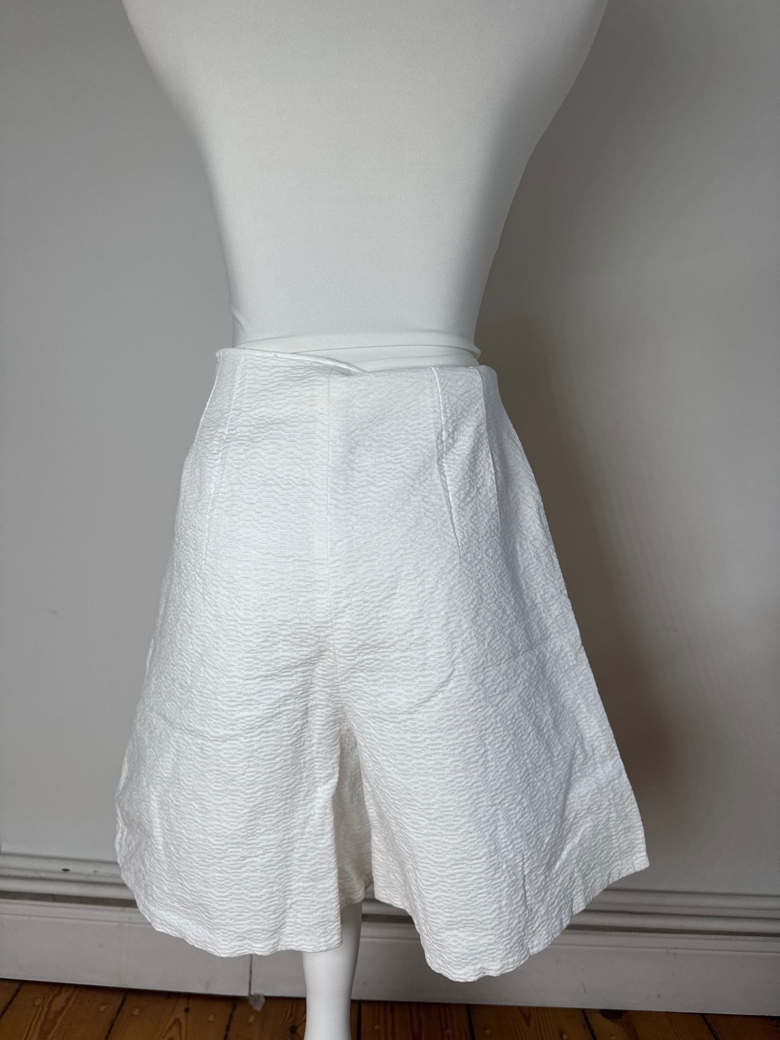 Balenciaga Vintage Shorts 38/M White Size 30" / US 8 / IT 44 - 14 Thumbnail