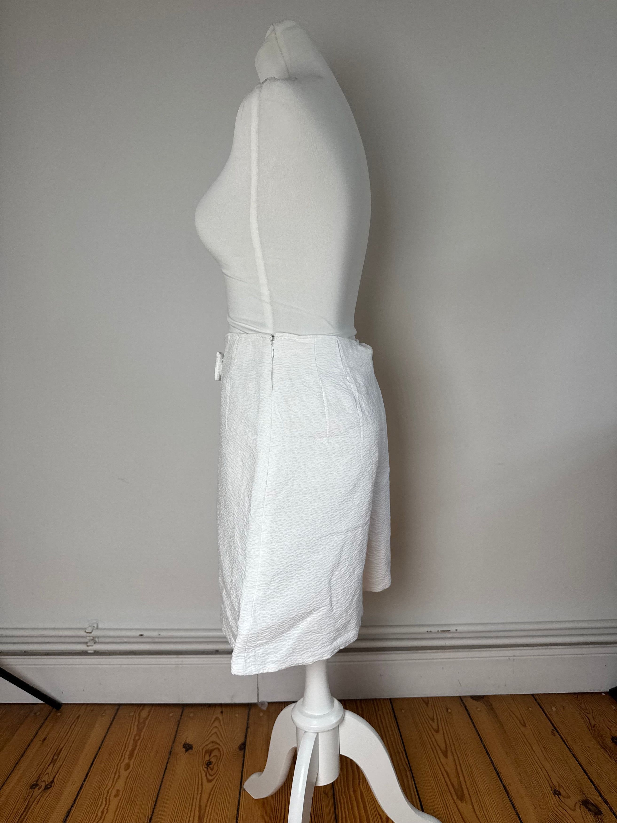 Balenciaga Vintage Shorts 38/M White Size 30" / US 8 / IT 44 - 3 Thumbnail