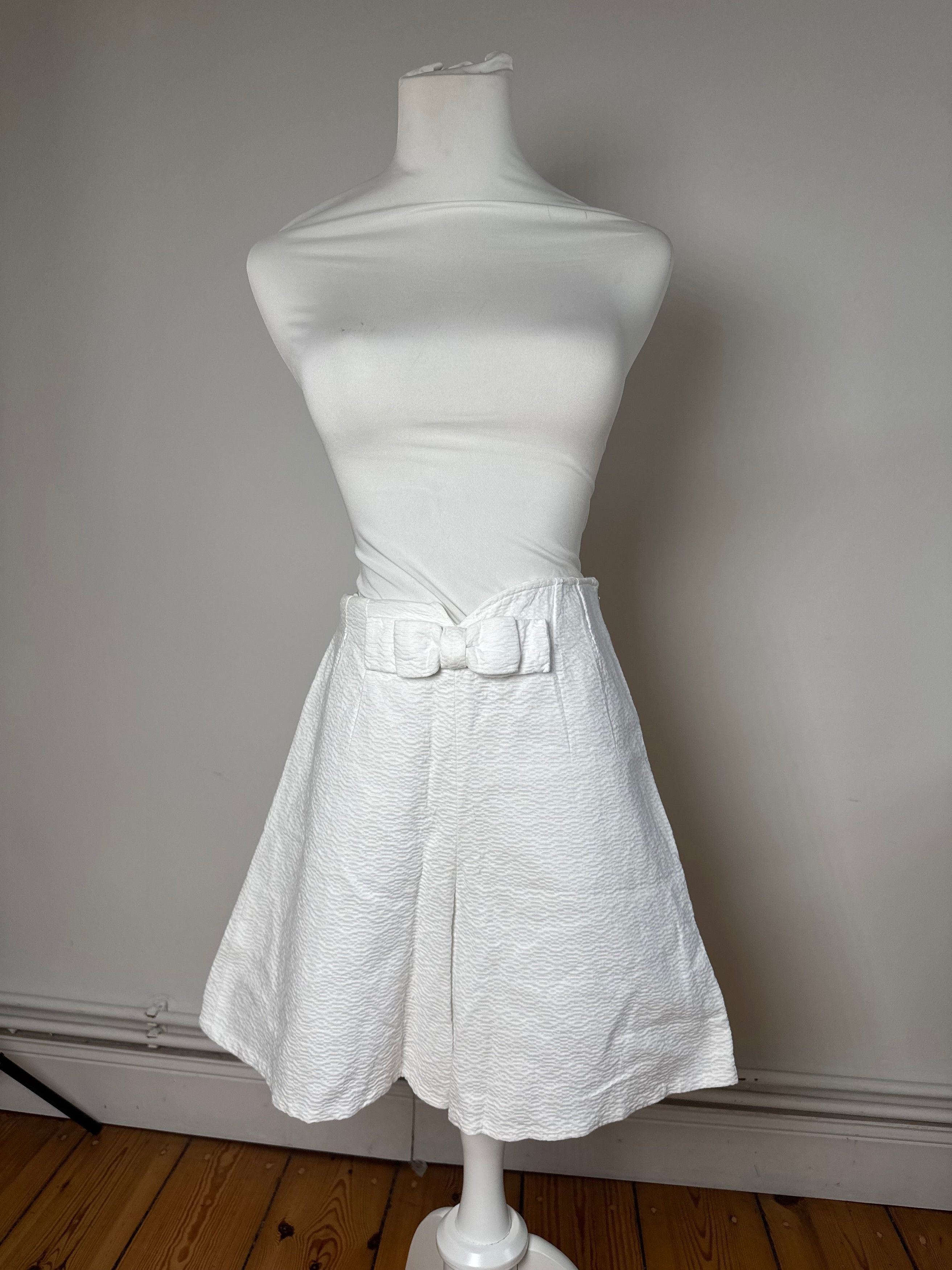 Balenciaga Vintage Shorts 38/M White Size 30" / US 8 / IT 44 - 13 Thumbnail