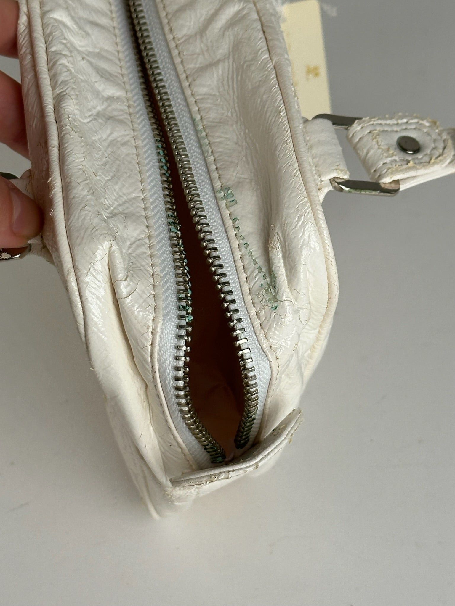Courreges Vintage Patent Leather bag white new Size ONE SIZE - 9 Thumbnail