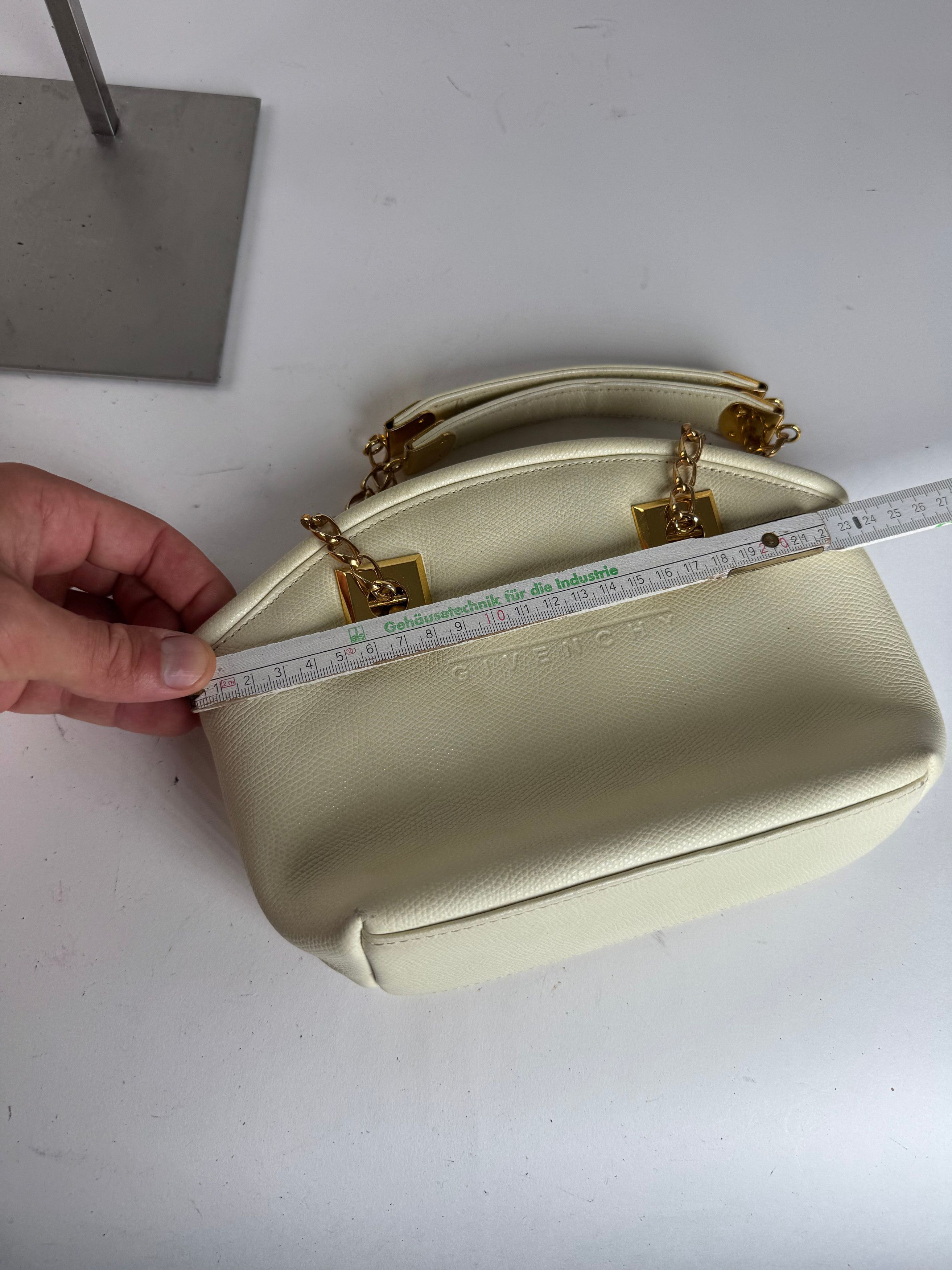 Givenchy Vintage Leather Bag white Size ONE SIZE - 14 Thumbnail