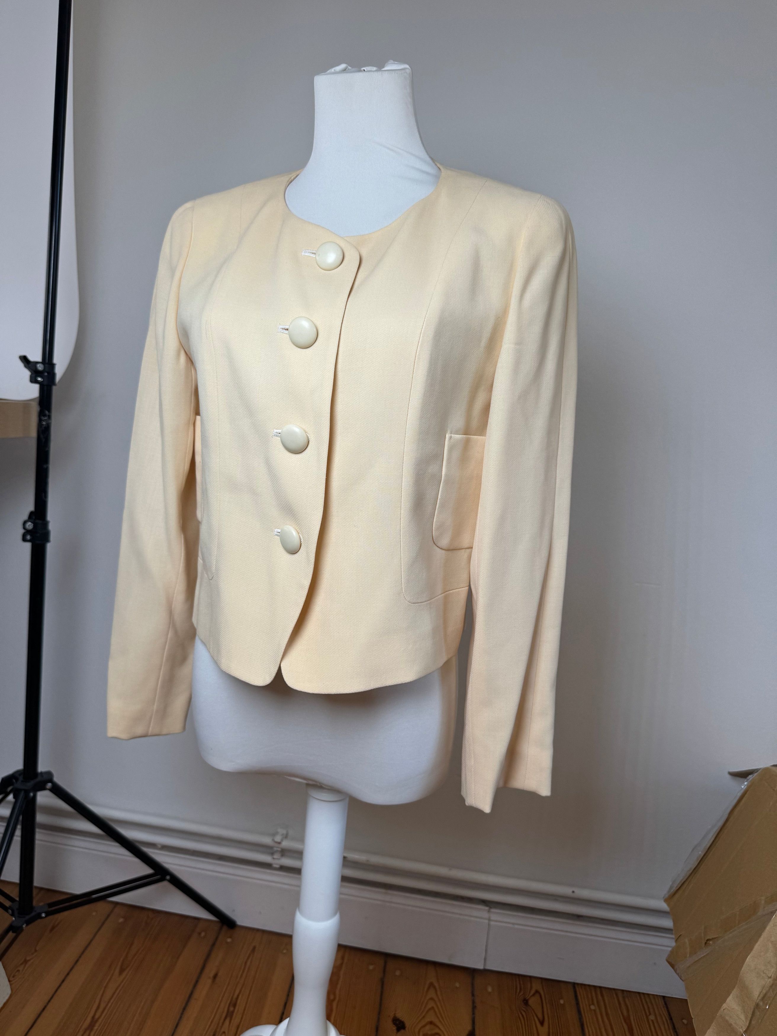 Balenciaga Vintage Silk Jacket beige M Size M / US 6-8 / IT 42-44 - 14 Thumbnail