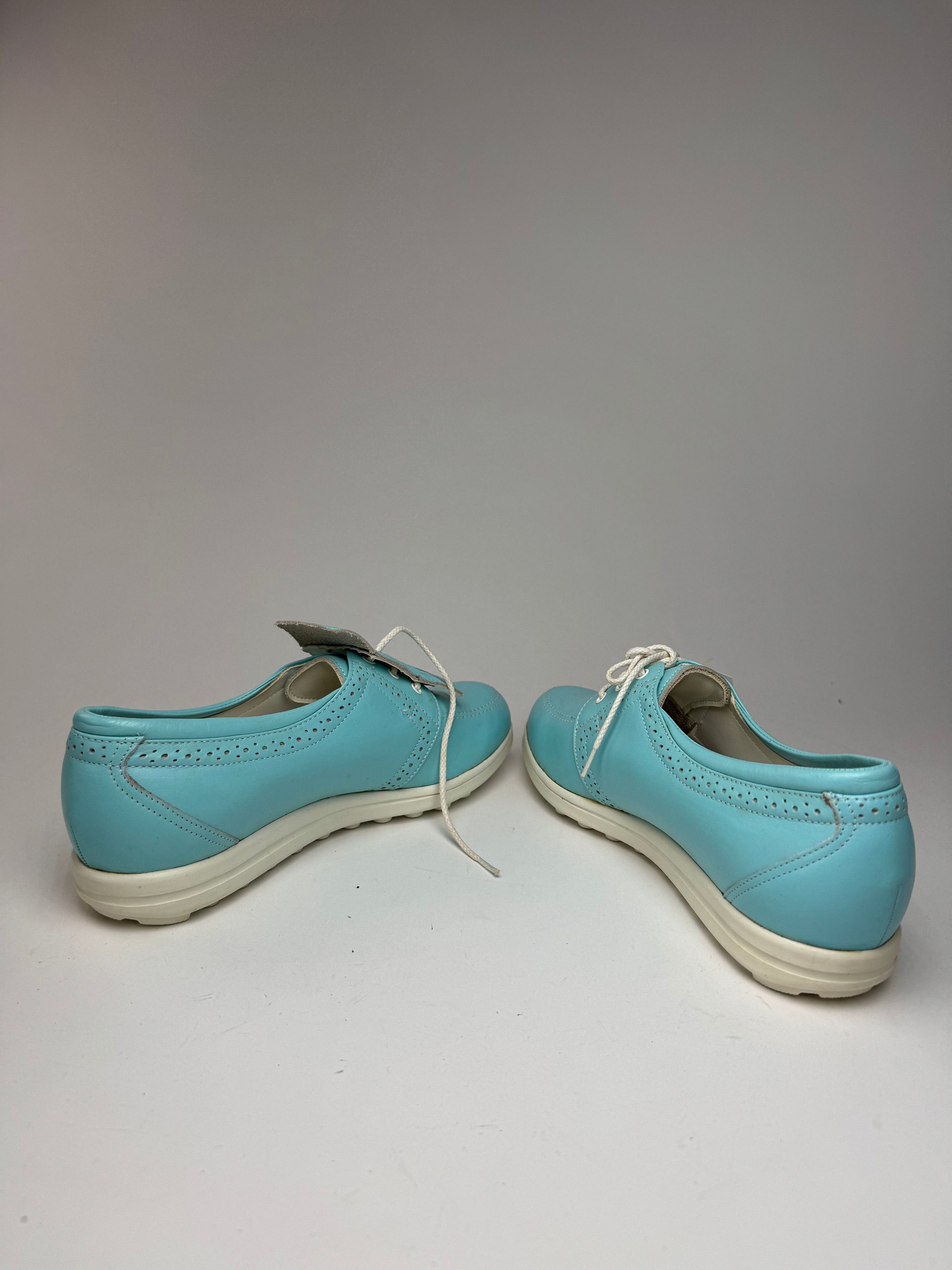 Balenciaga Vintage leather sneaker Turquoise White New EU37 Size US 7 / IT 37 - 5 Thumbnail