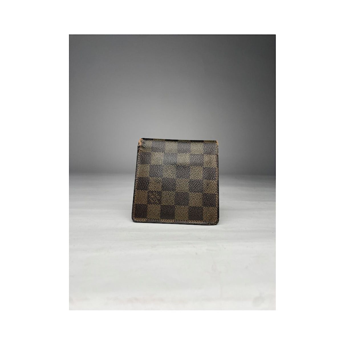 Louis Vuitton Couverture Passeport Brown Leather Purse Size ONE SIZE - 4 Thumbnail