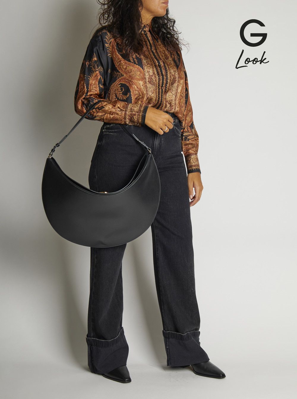 Jacquemus Black 'Le Calisso Rond Large' Shoulder Bag with Adjustable Strap and Embossed Logo in Leather for Women Size ONE SIZE - 6 Thumbnail