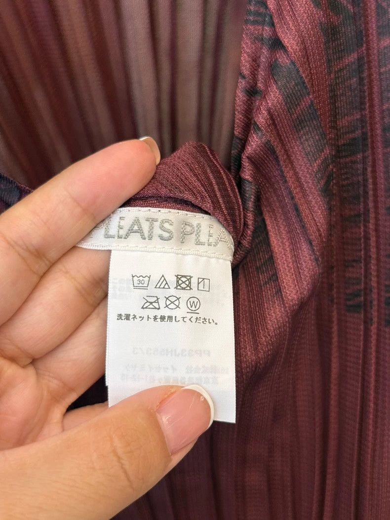 Issey Miyake Issey Miyake PP Pleated Wine Red Dress - dmc Size US 30 / EU 46 - 3 Thumbnail