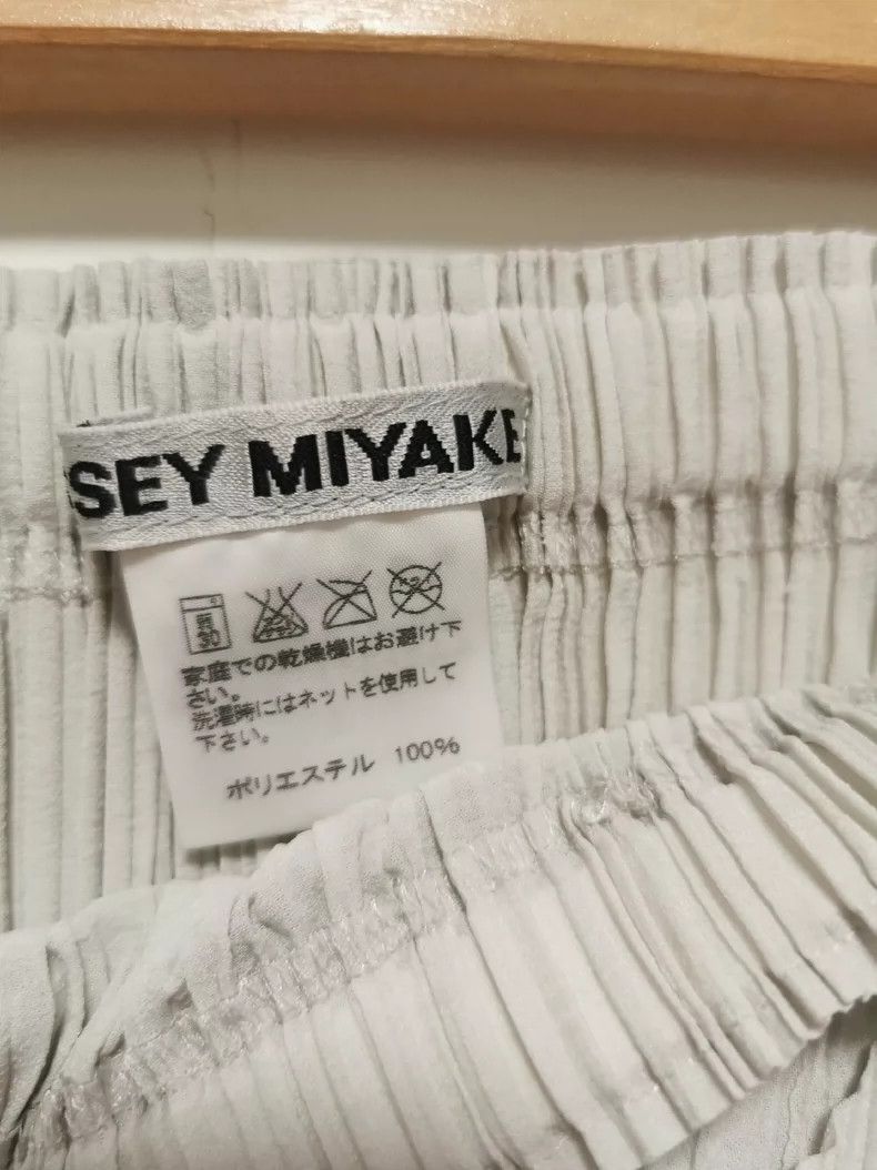 Issey Miyake Issey Miyake Pleated Dragon Scale Skirt - dmc Size US 30 / EU 46 - 6 Thumbnail