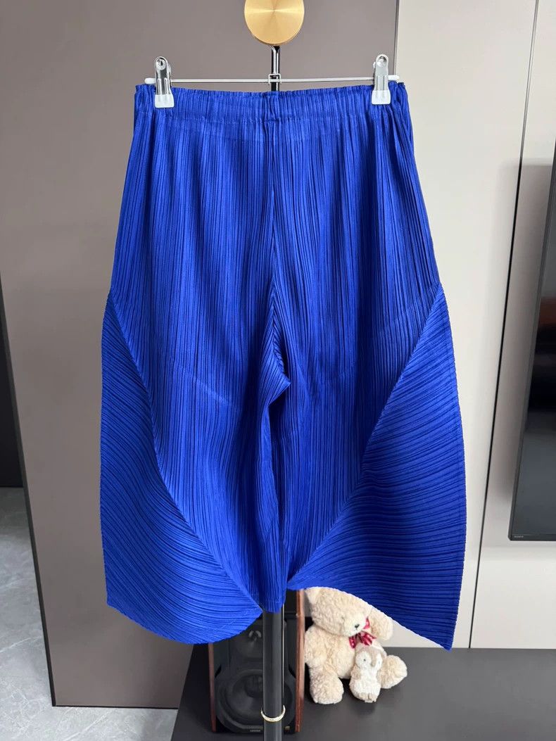 Issey Miyake Issey Miyake Pleats Please Wide-Leg Shorts - dmc Size US 30 / EU 46 - 2 Thumbnail
