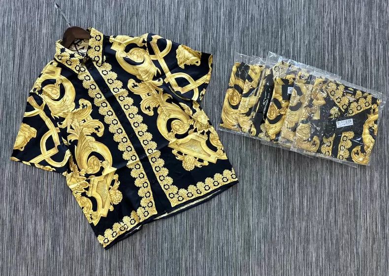 Versace Versace Men's Baroque Silk Short Sleeve Shirt- dmc Size US S / EU 44-46 / 1 - 8 Thumbnail