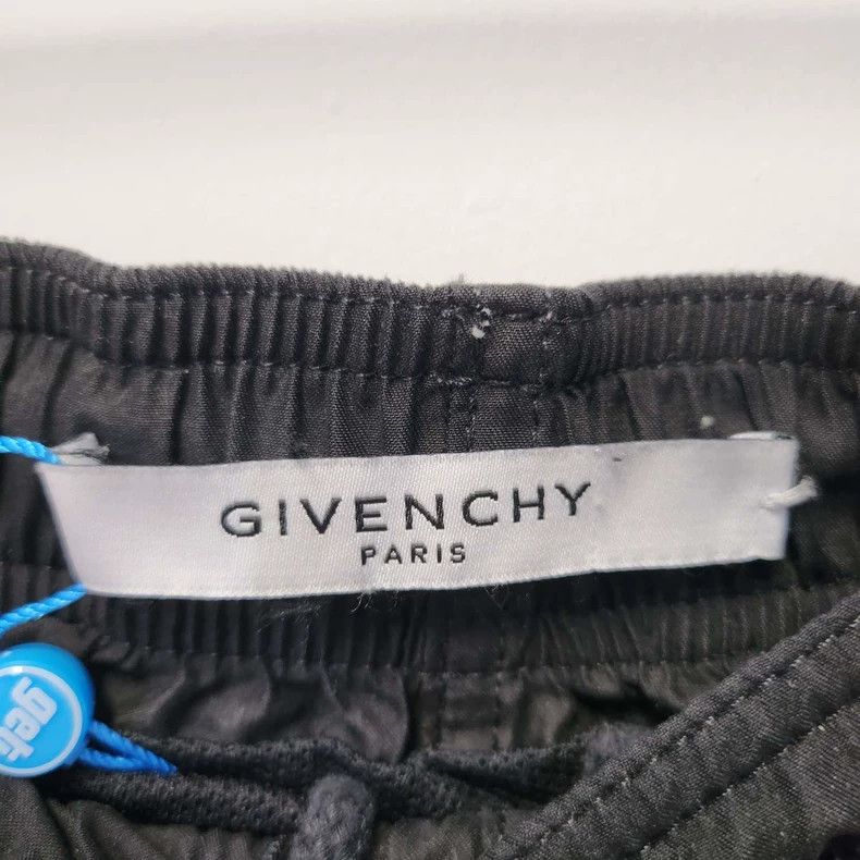 Givenchy Givenchy Black Logo Casual Shorts - dmc Size US 30 / EU 46 - 3 Thumbnail