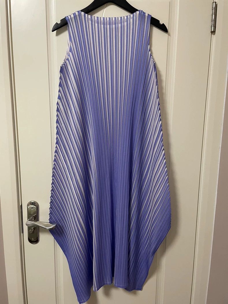 Issey Miyake Issey Miyake Pleated Gradient Dress - dmc Size US 30 / EU 46 - 2 Thumbnail