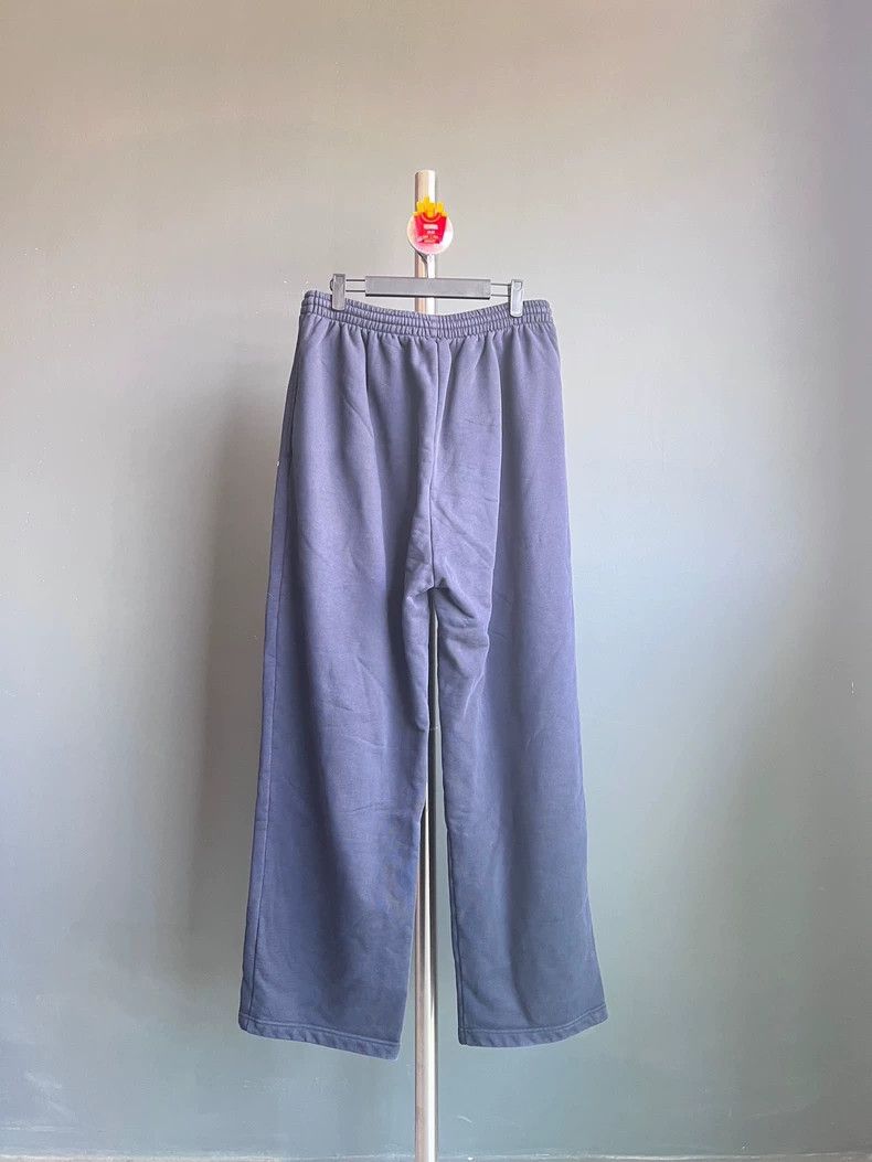 Balenciaga Balenciaga Embroidered Logo Sweatpants - dmc Size US 30 / EU 46 - 2 Thumbnail